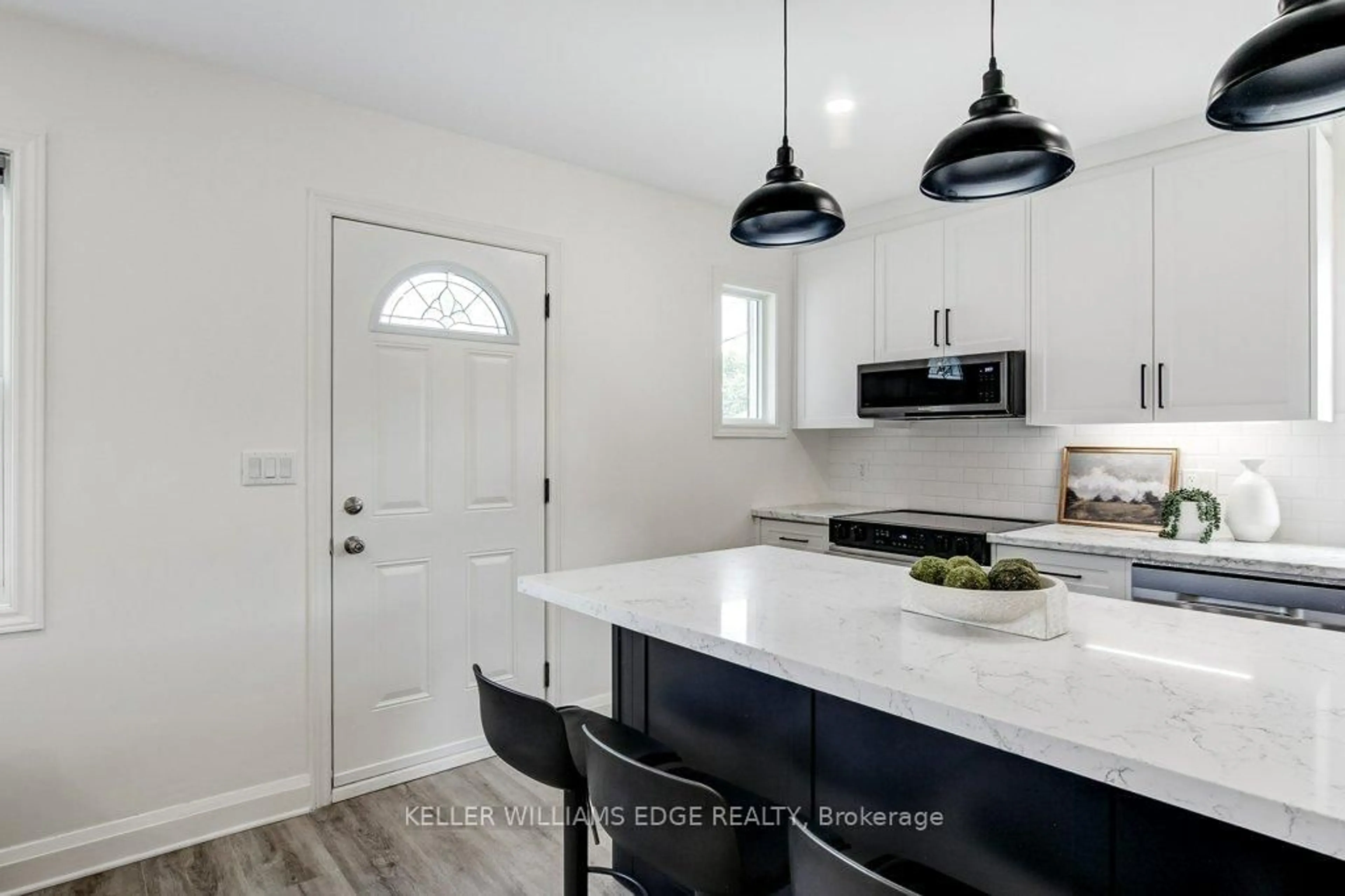 Open concept kitchen, ceramic/tile floor for 202 Erindale Ave, Hamilton Ontario L8K 4R7