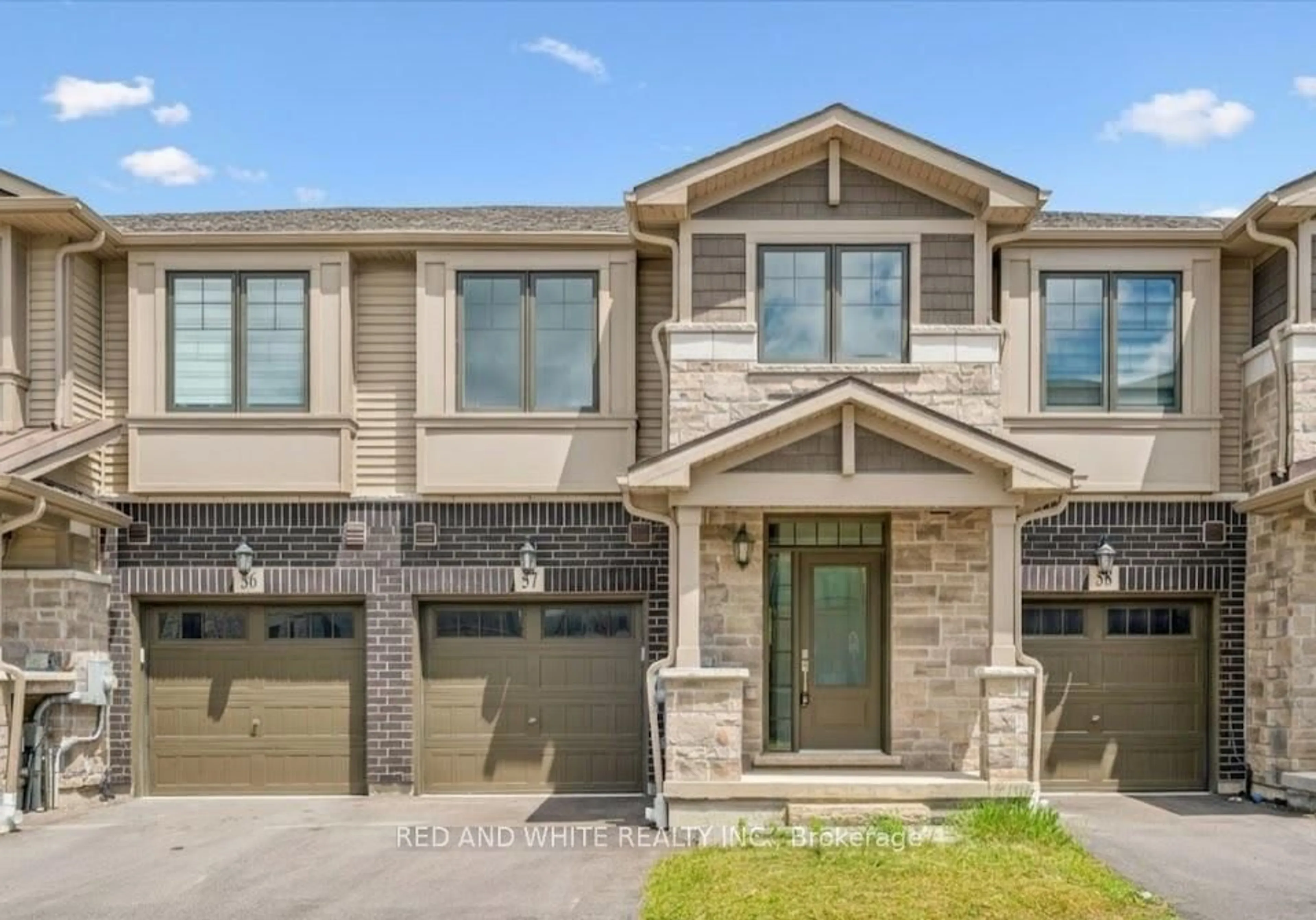 Home with brick exterior material, street for 100 Hollywood Crt #57, Cambridge Ontario N1R 0C5