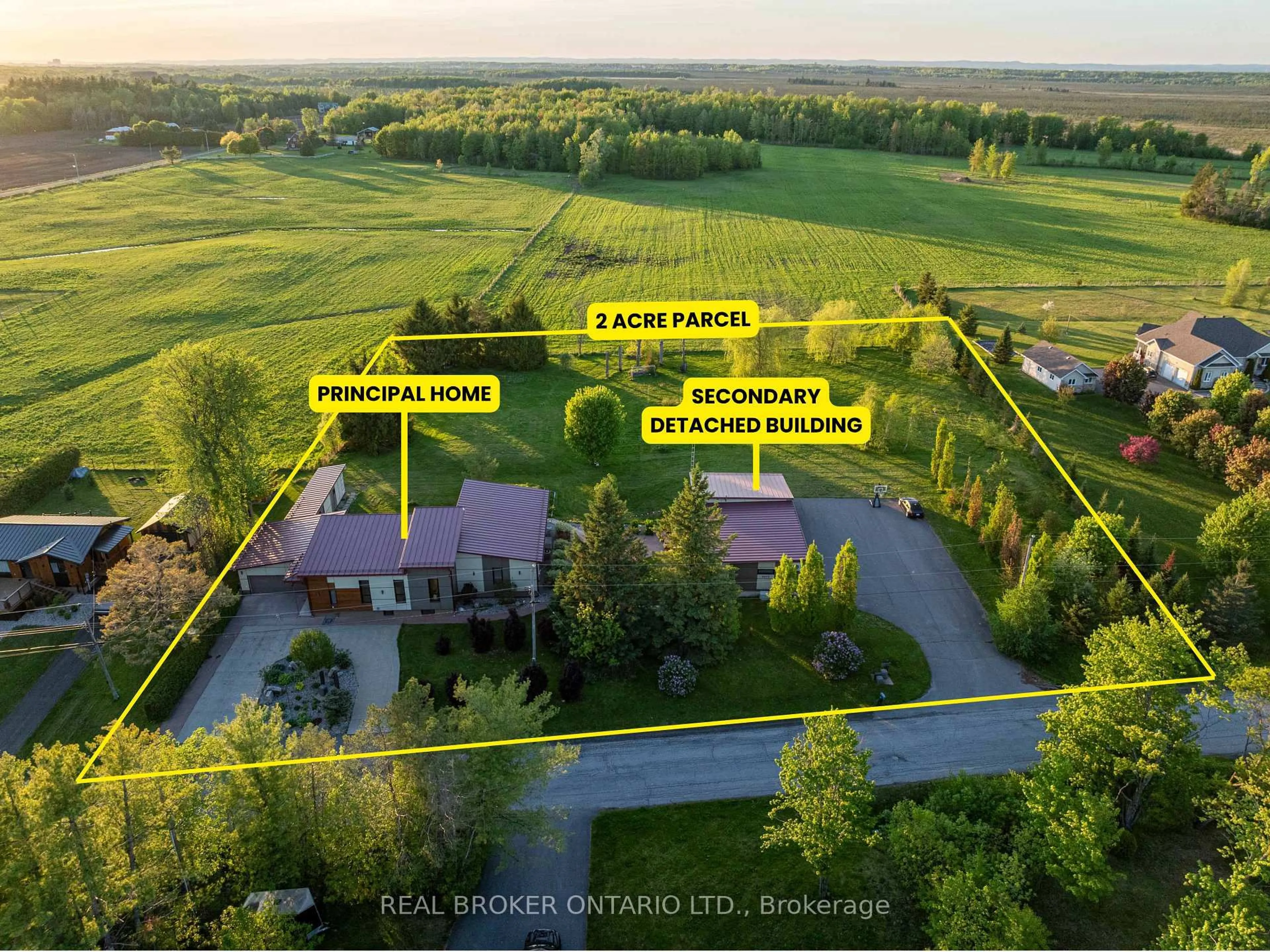 A pic from outside/outdoor area/front of a property/back of a property/a pic from drone, unknown for 5879 Leitrim Rd, Carlsbad Springs Ontario K0A 1K0