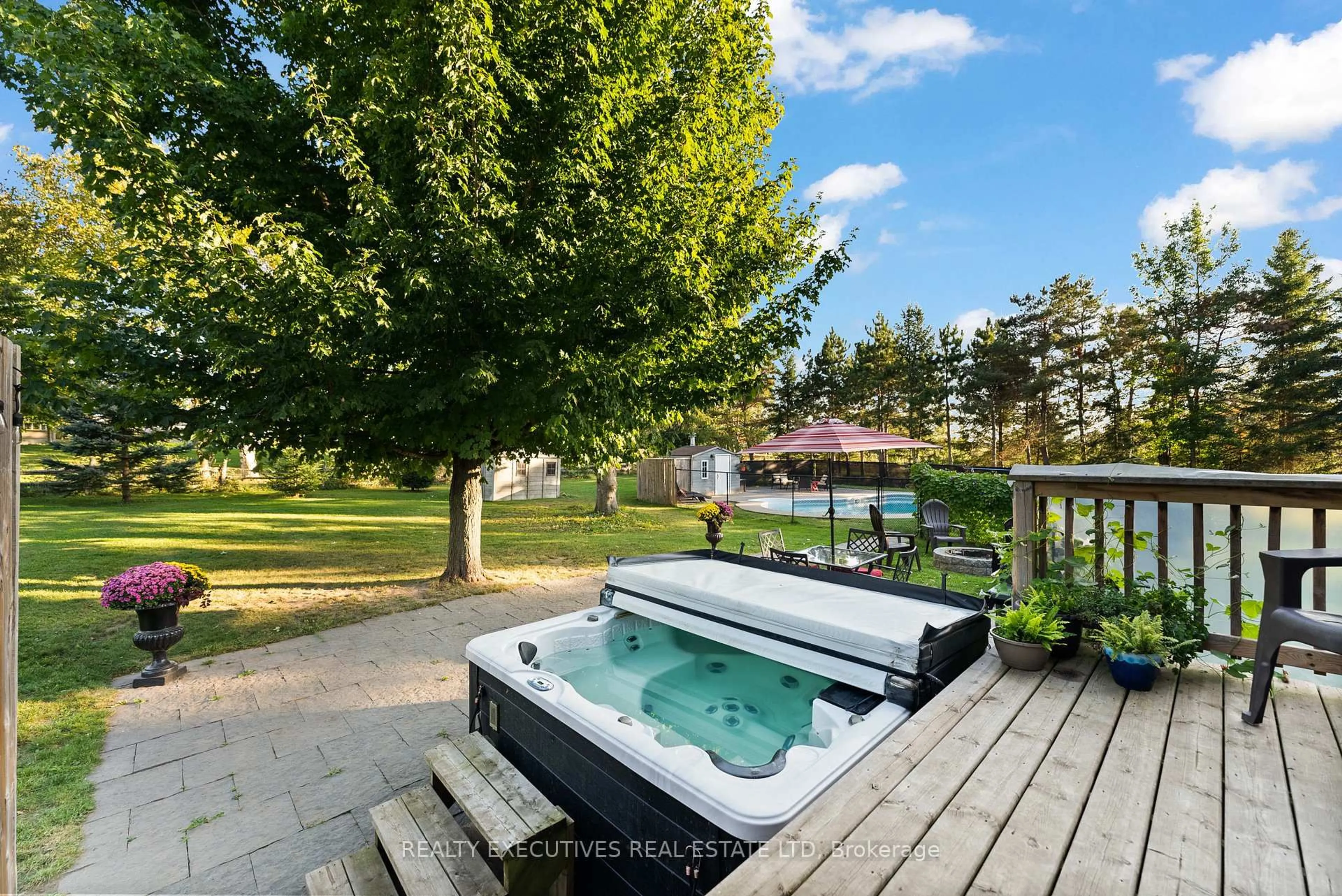 Pool for 28 ANGLICAN CHURCH Rd, Rideau Lakes Ontario K0G 1L0
