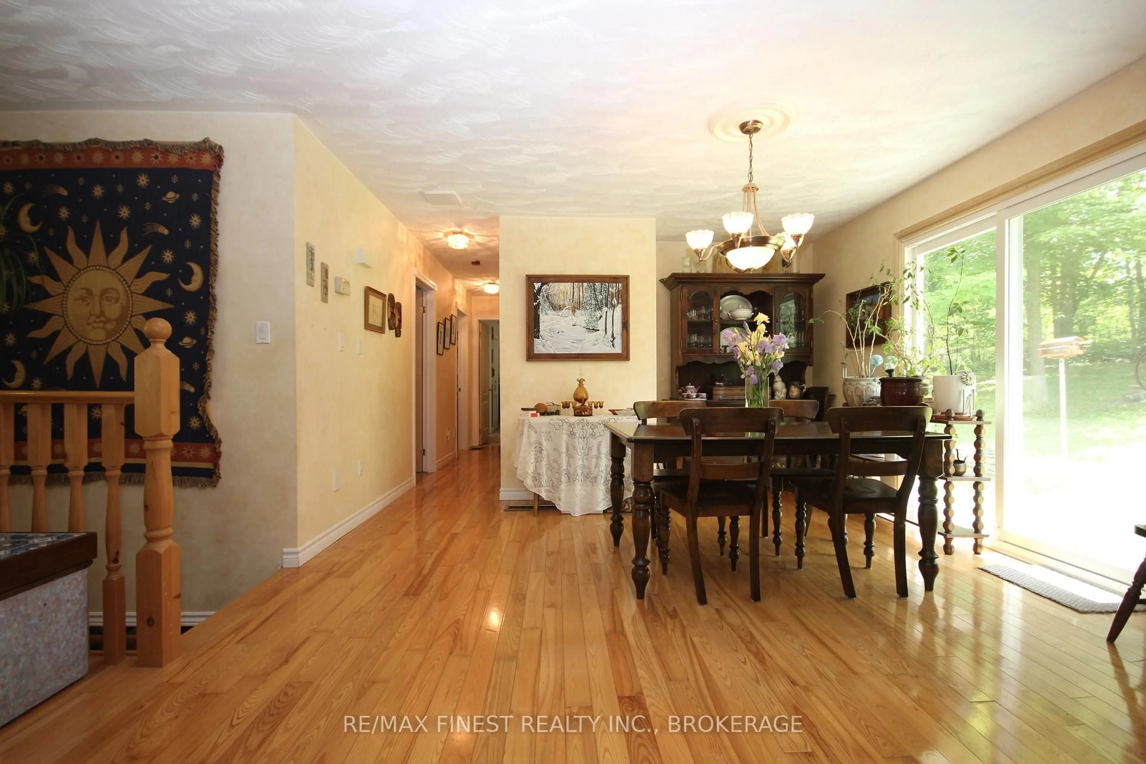 Dining room, wood/laminate floor for 26 Moscow Rd, Yarker Ontario K0K 3N0