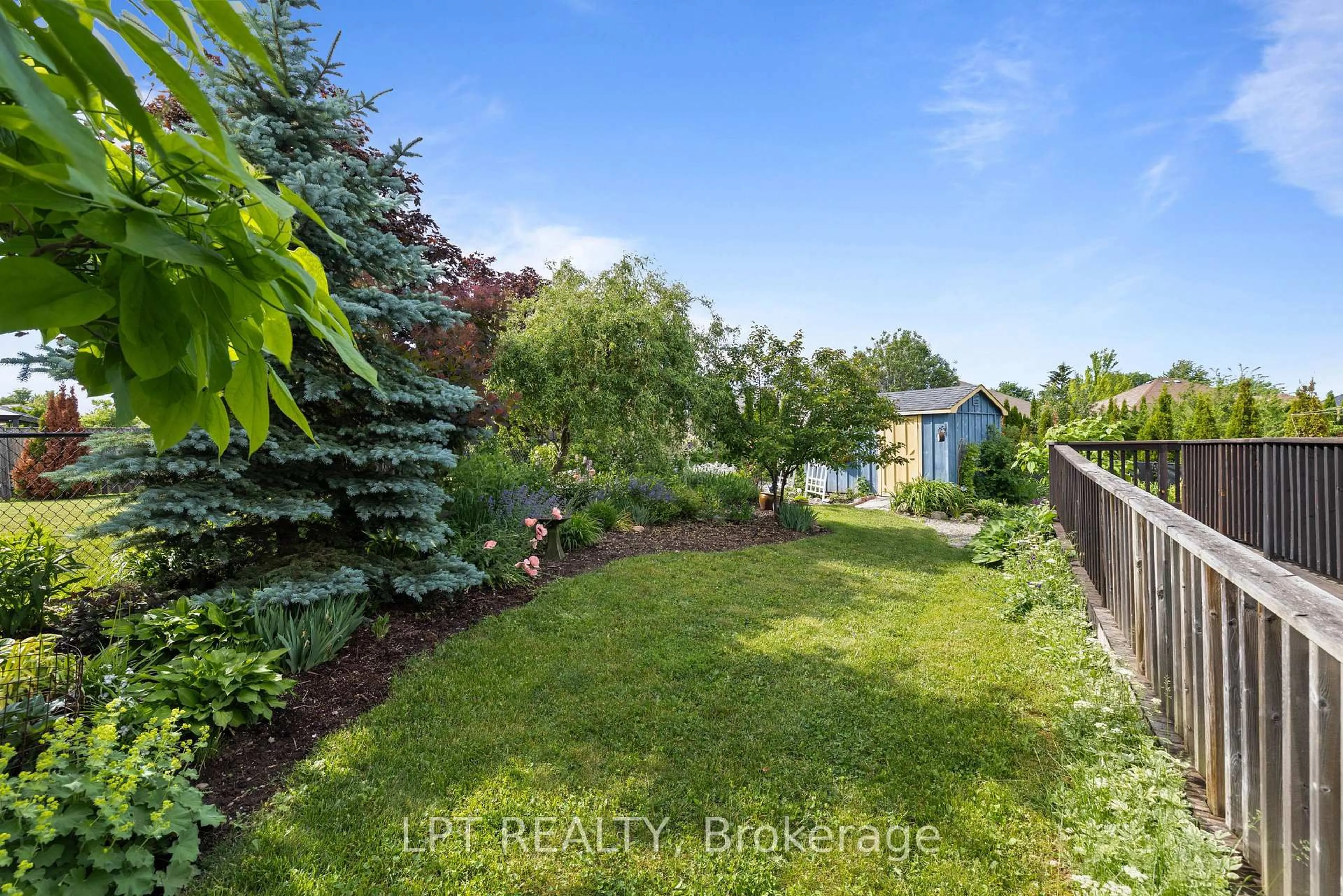 A pic from outside/outdoor area/front of a property/back of a property/a pic from drone, water/lake/river/ocean view for 40 Gee Cres, Kawartha Lakes Ontario K9V 0G9