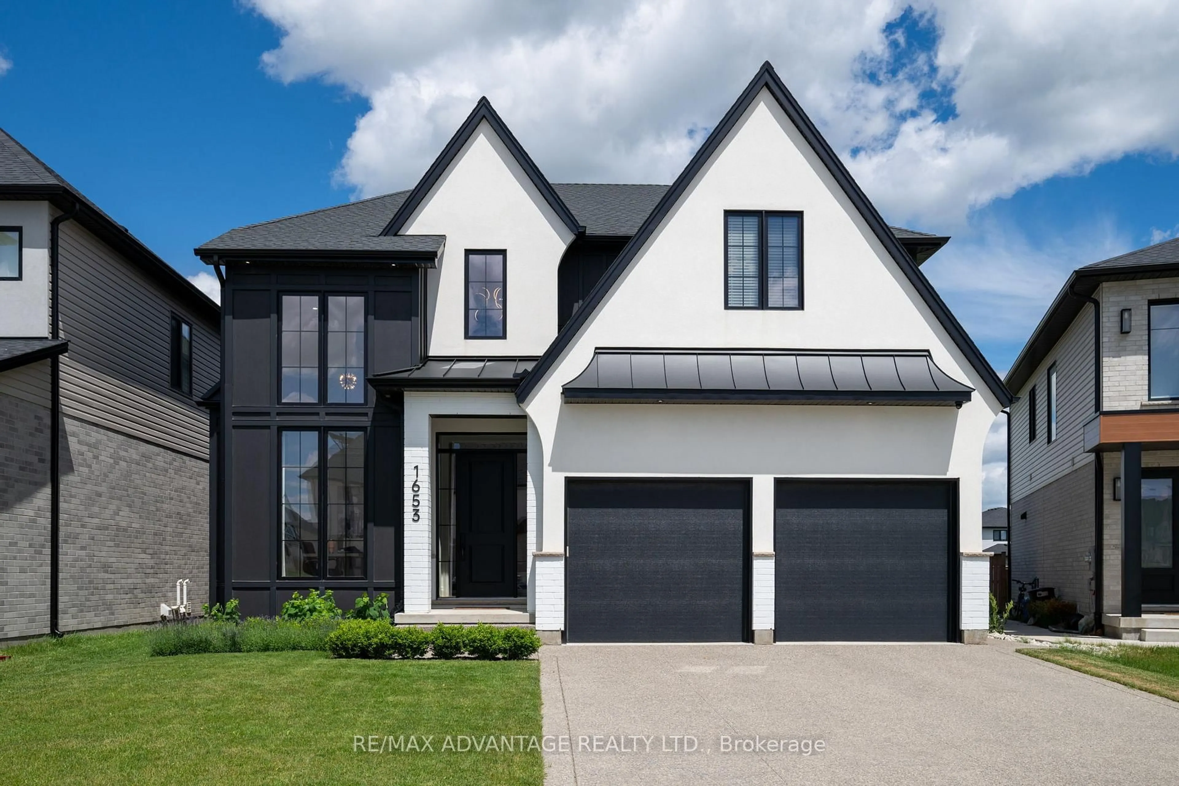 Home with vinyl exterior material, street for 1653 Medway Park Dr, London North Ontario N6G 3W1
