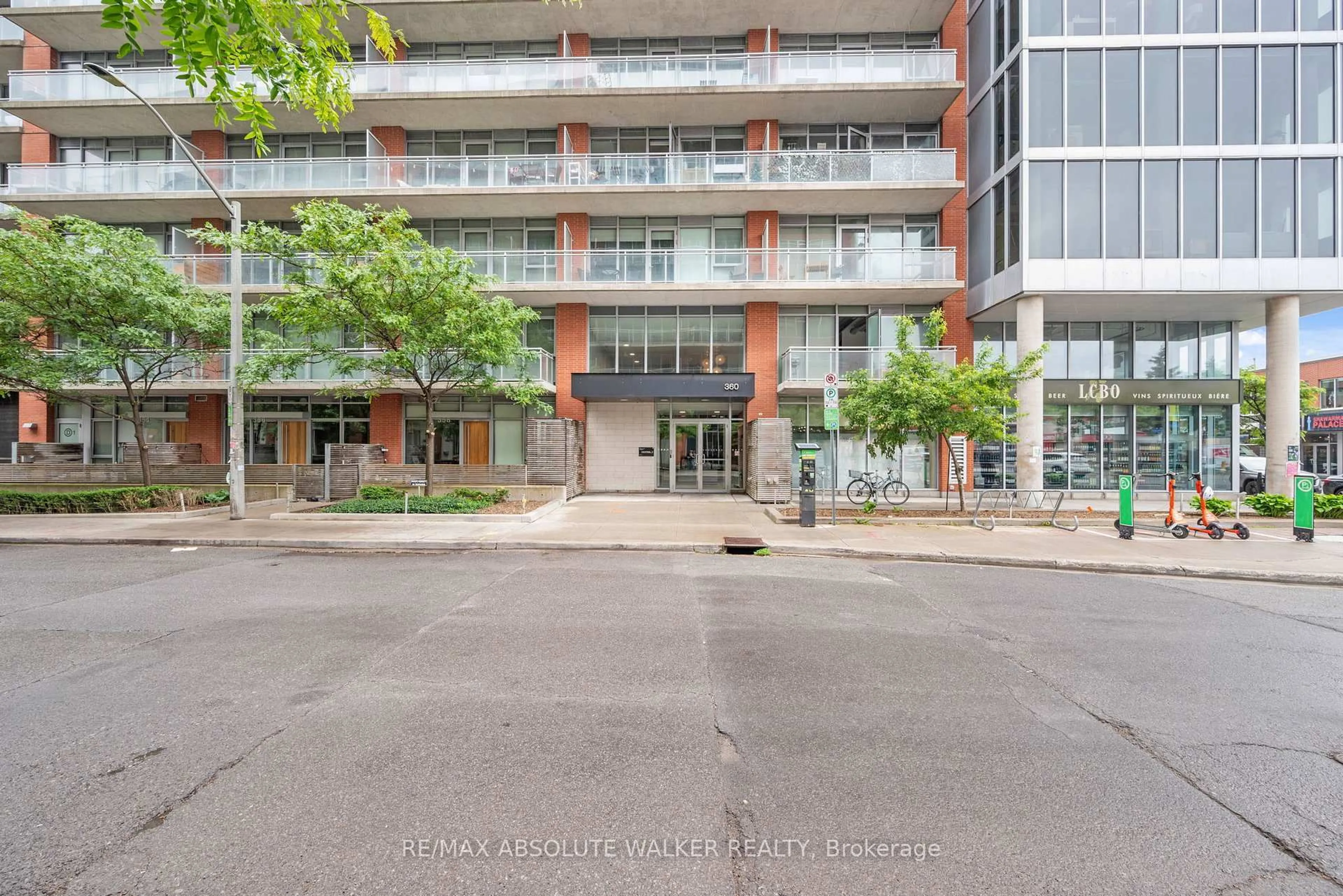 Unknown for 360 McLeod St #717, Ottawa Ontario K2P 1A4