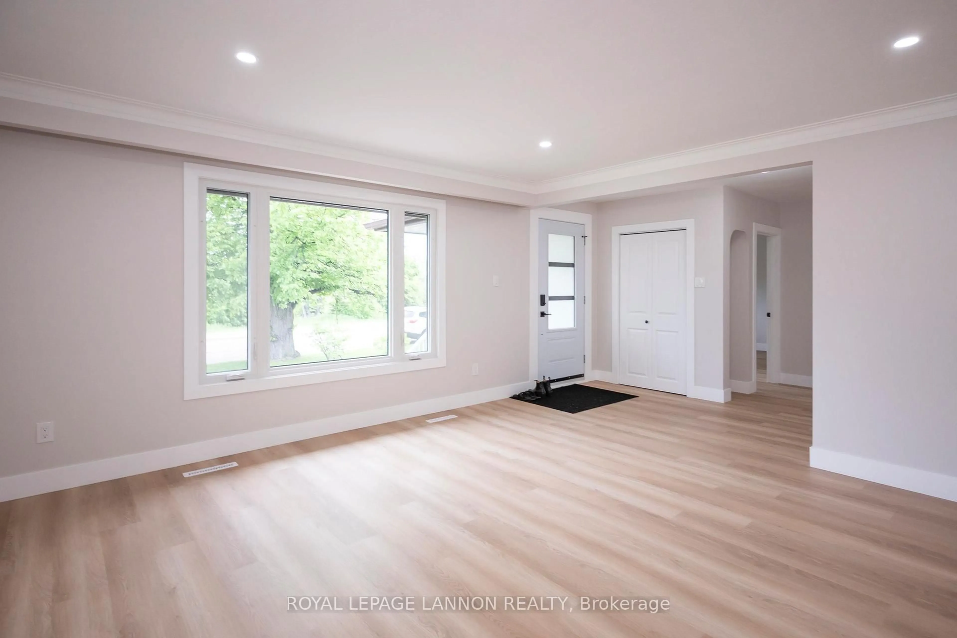 A pic of a room for 124 Riverview Dr W, Thunder Bay Ontario P7C 1R4