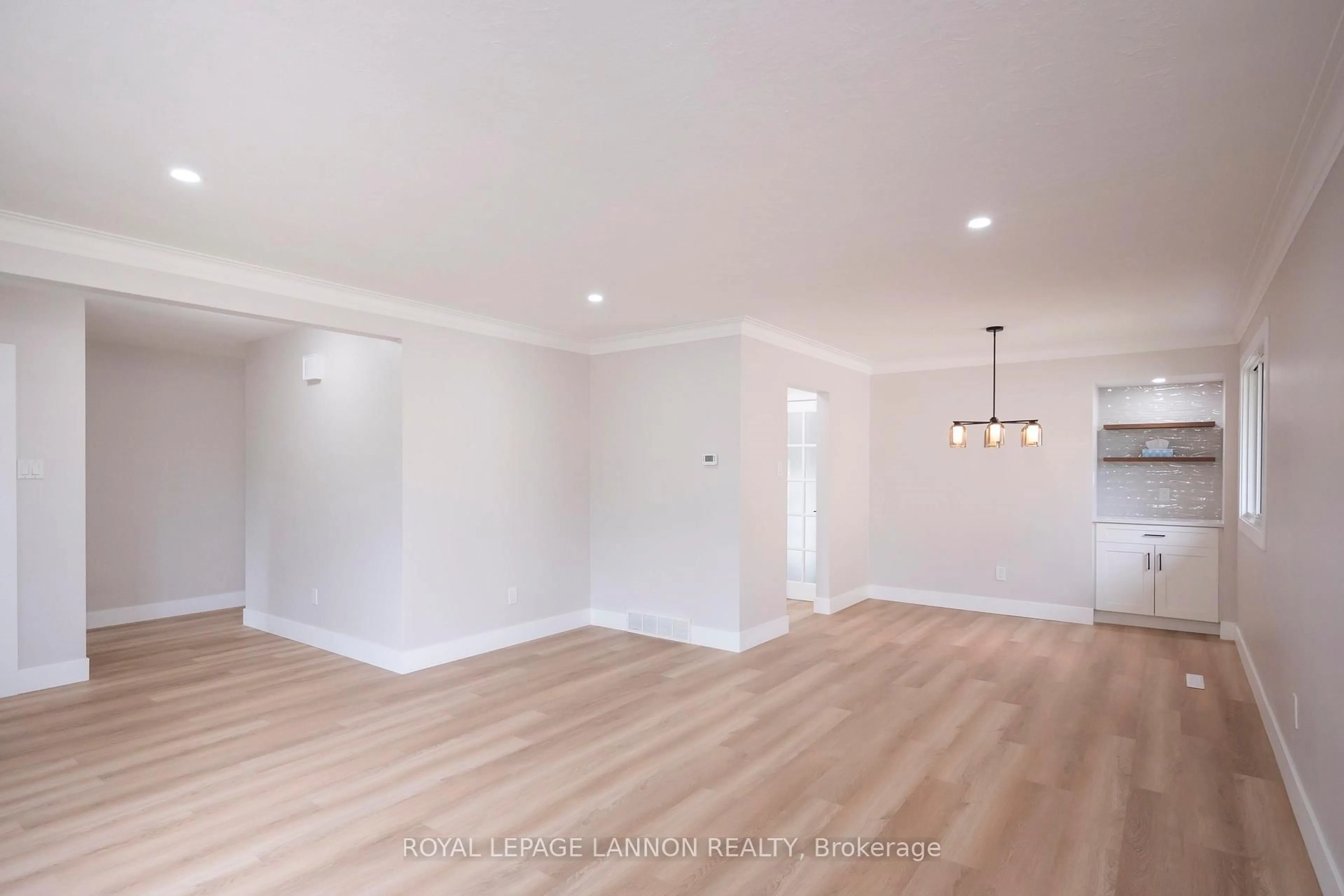 A pic of a room for 124 Riverview Dr W, Thunder Bay Ontario P7C 1R4