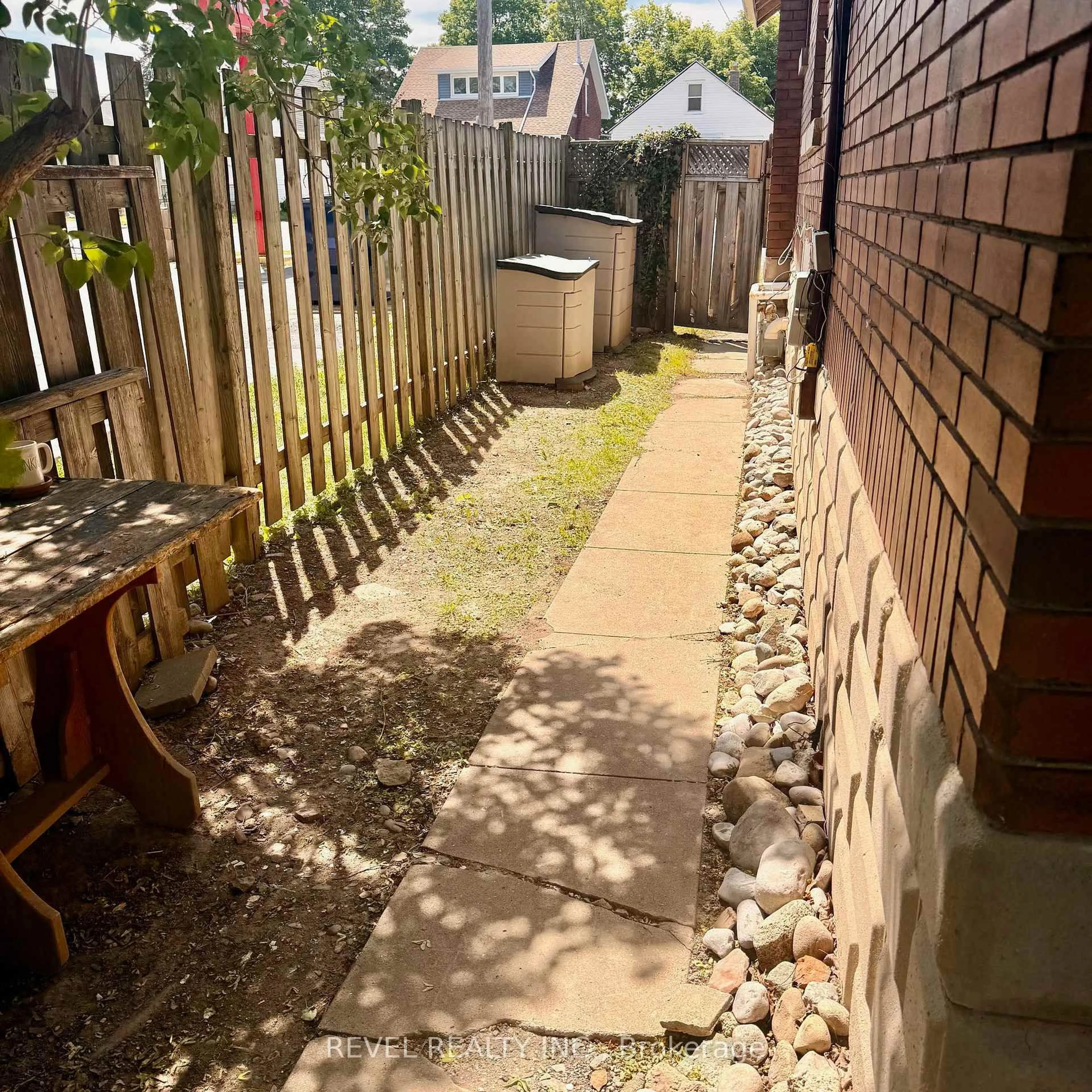 Patio, street for 368 Wharncliffe Rd, London South Ontario N6J 2M1