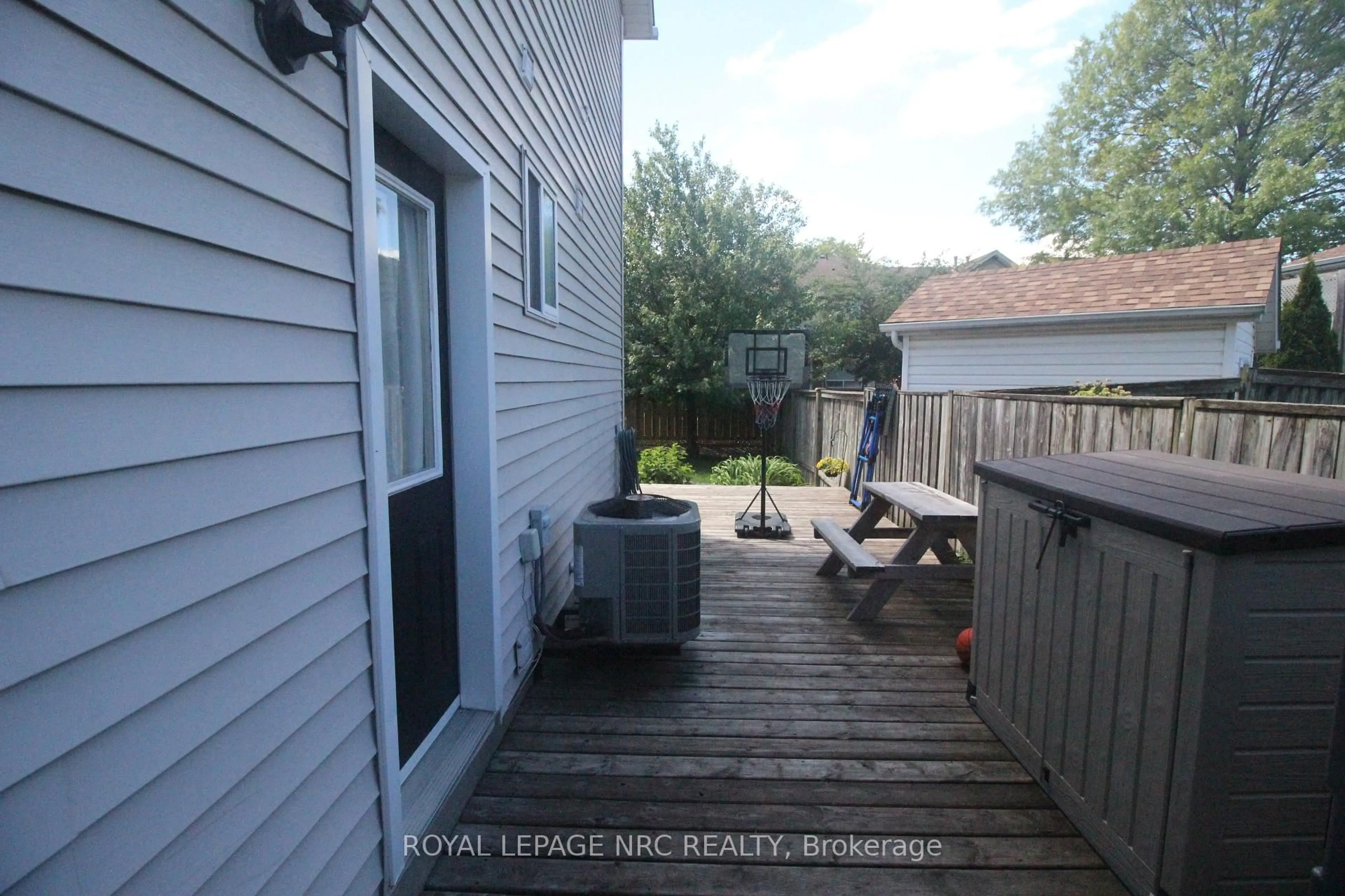 Patio, water/lake/river/ocean view for 4980 Windgate St, Niagara Falls Ontario L2H 2Z7