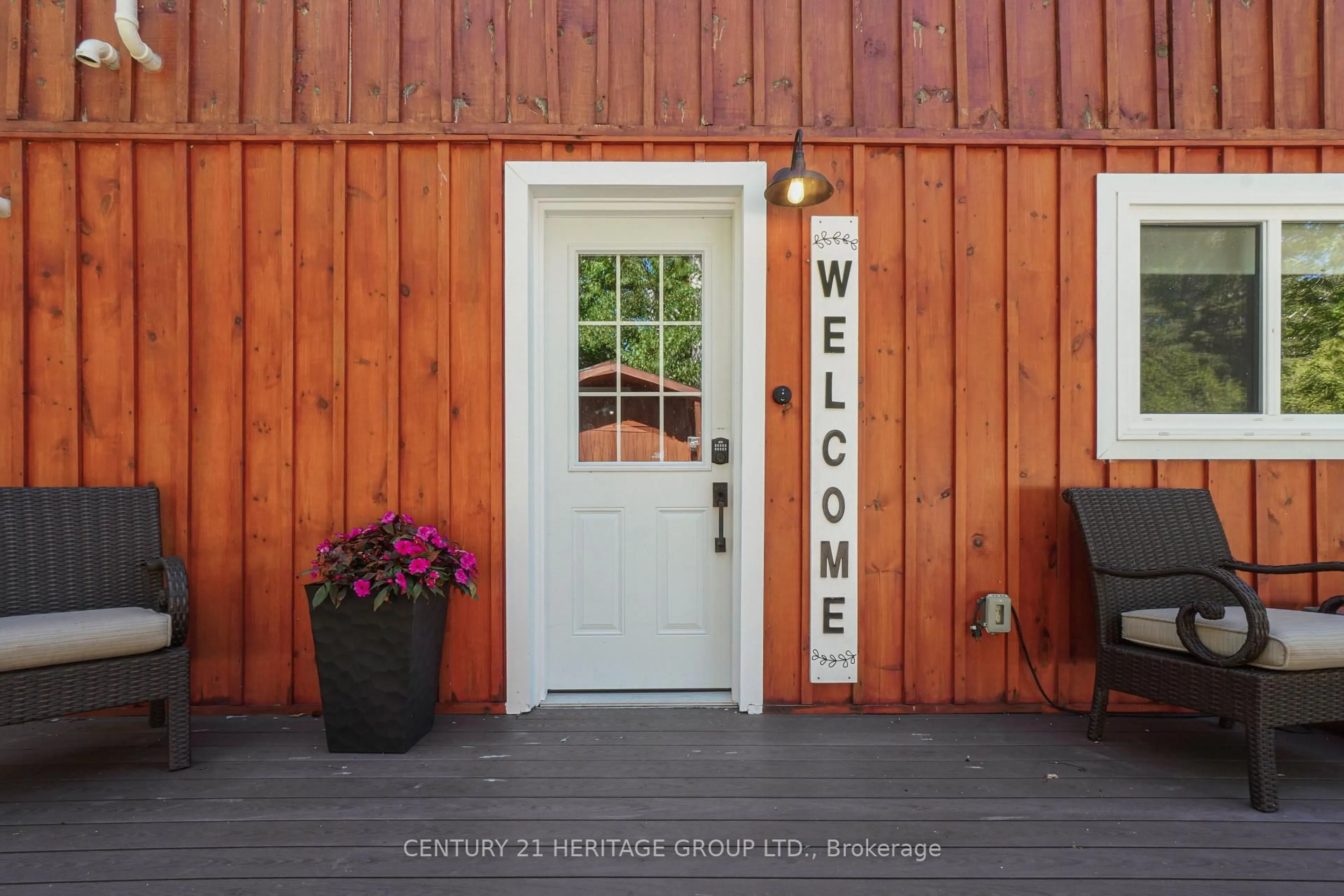Indoor entryway for 133 Oakdene Cres, Kawartha Lakes Ontario L9L 1B6