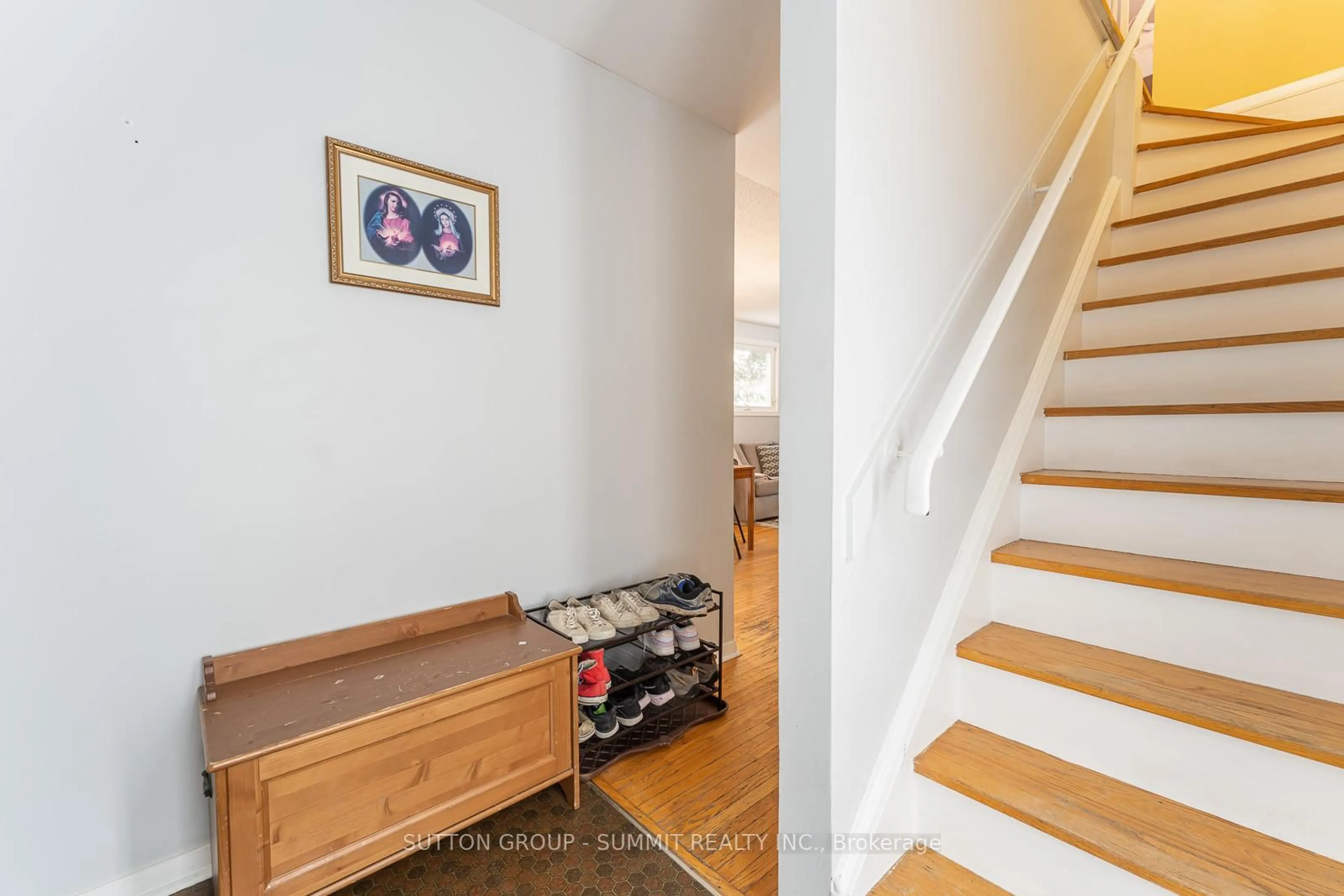 Unknown for 206 6th Ave, Owen Sound Ontario N4K 2T3