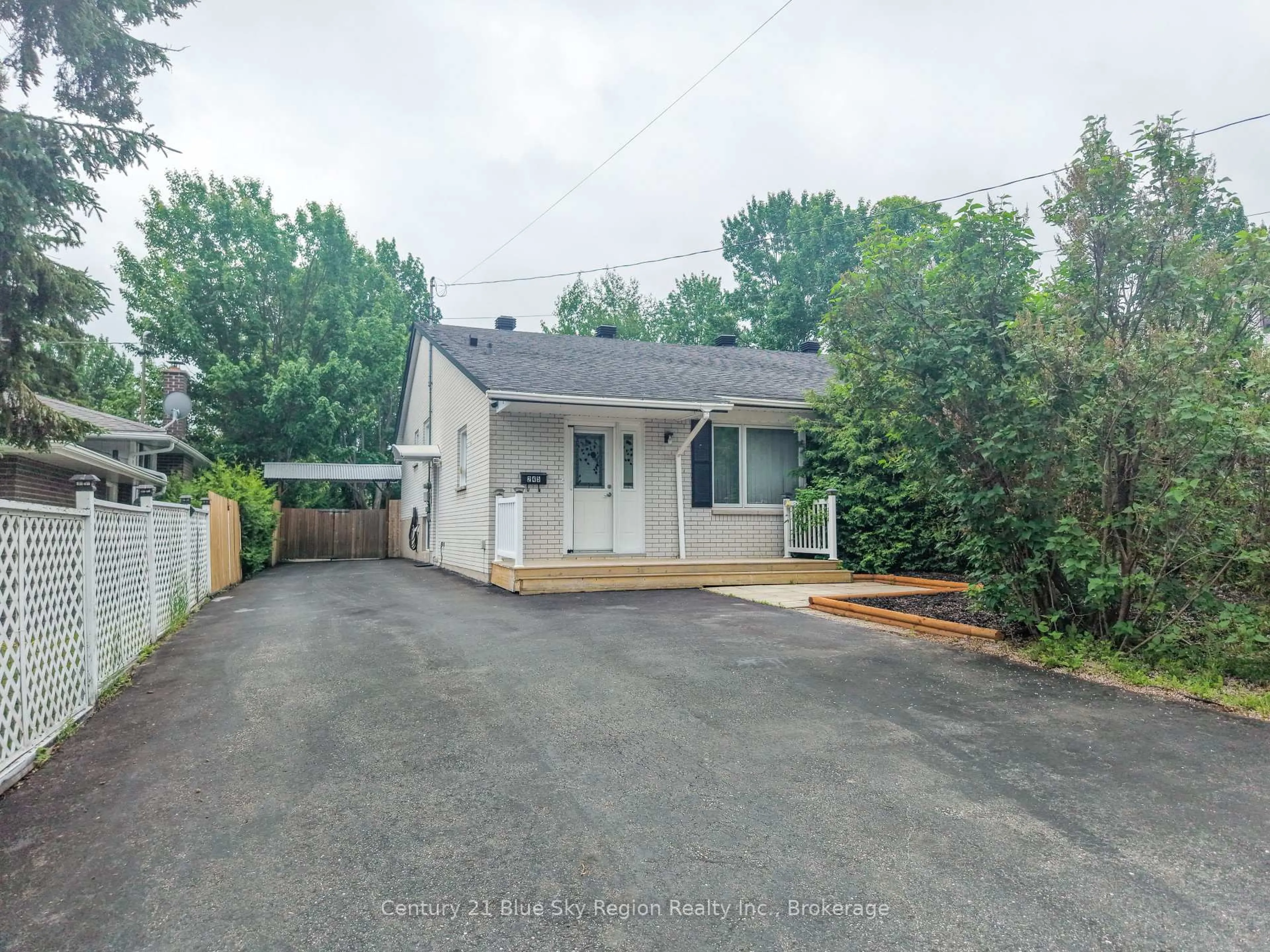 A pic from outside/outdoor area/front of a property/back of a property/a pic from drone, street for 245 Michener Dr, North Bay Ontario P1A 3J2