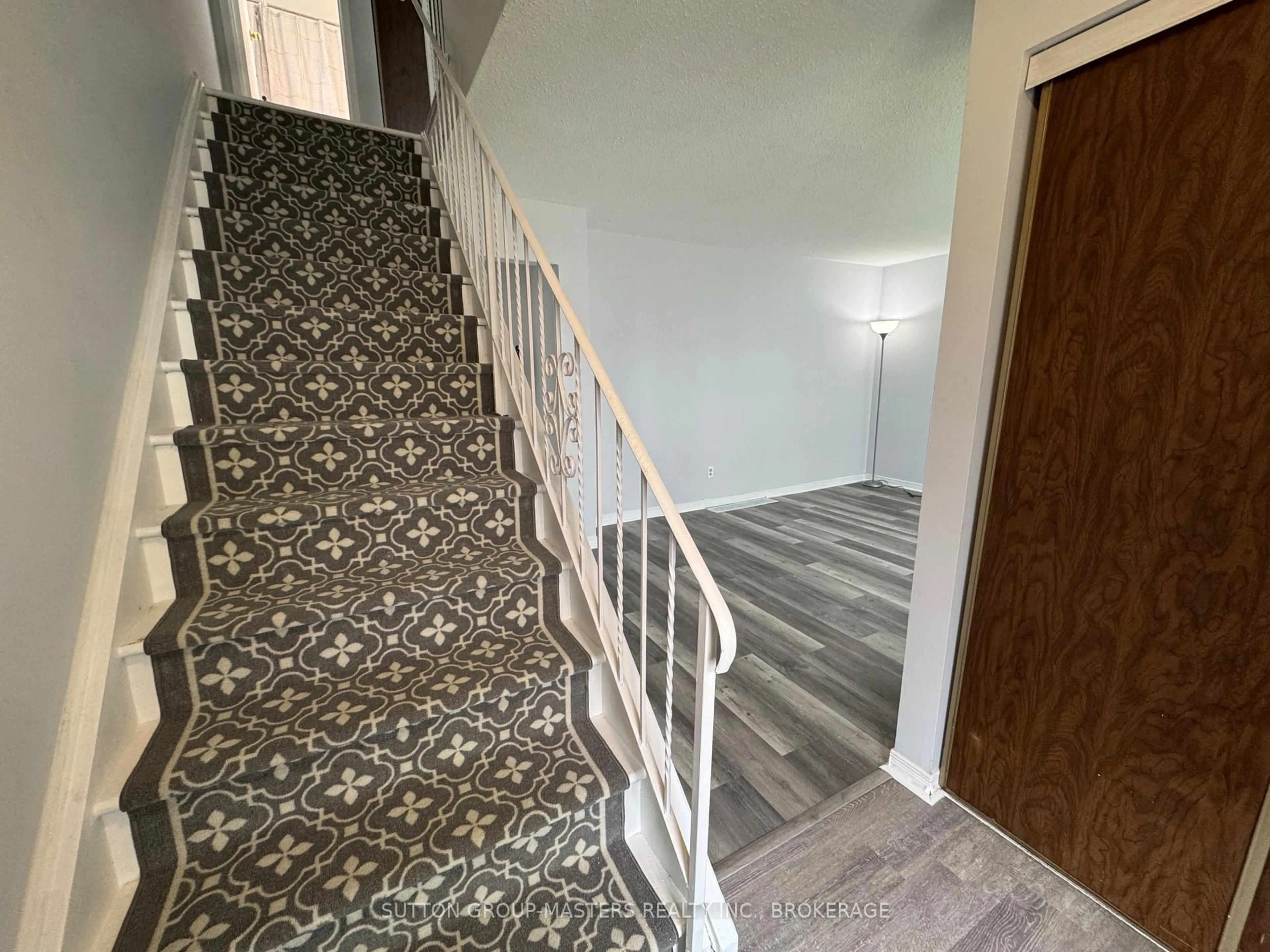 Stairs for 114 Wycliffe Cres, Kingston Ontario K7K 6B4