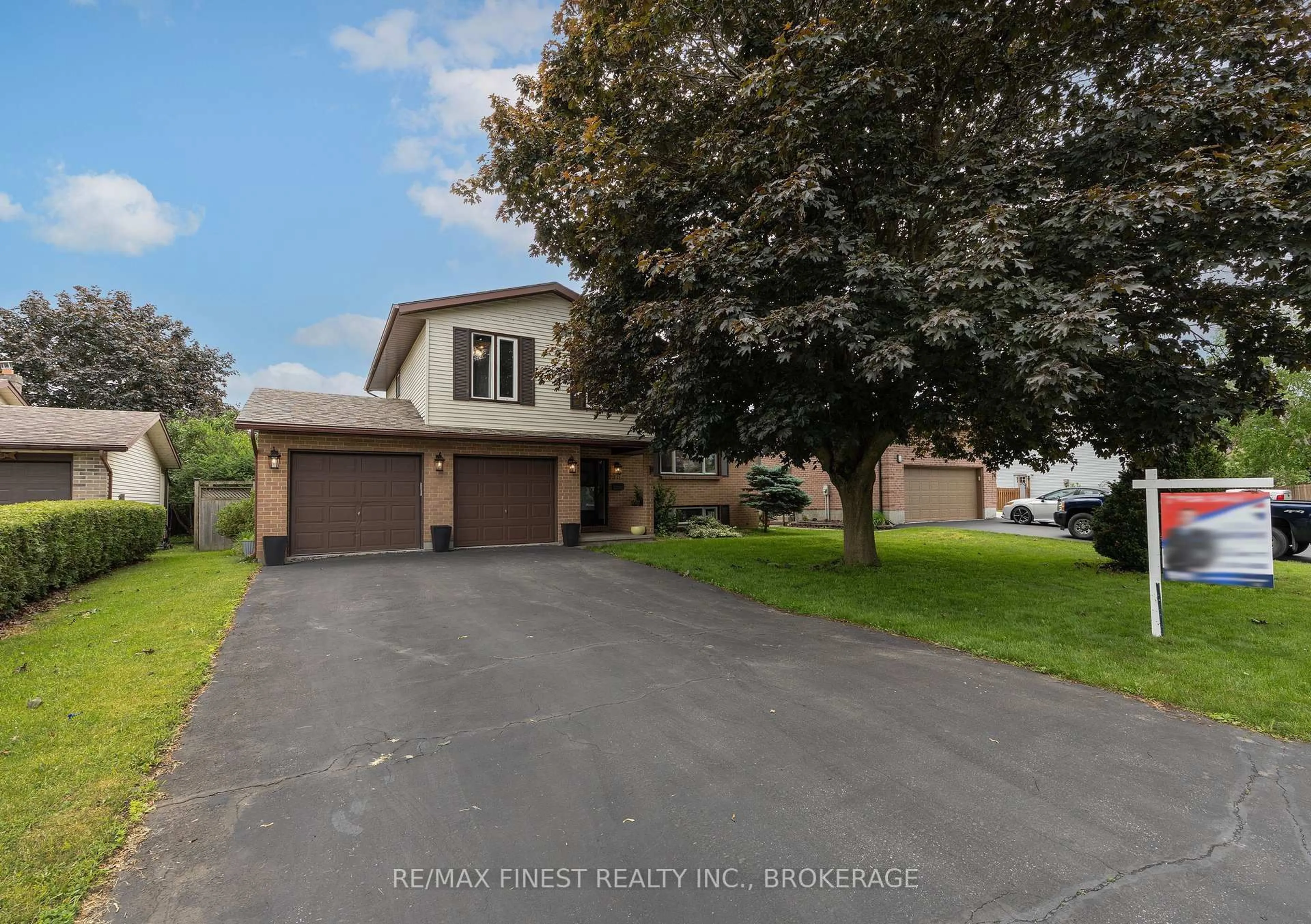 A pic from outside/outdoor area/front of a property/back of a property/a pic from drone, street for 78 Nicholson Cres, Loyalist Ontario K7N 1X1
