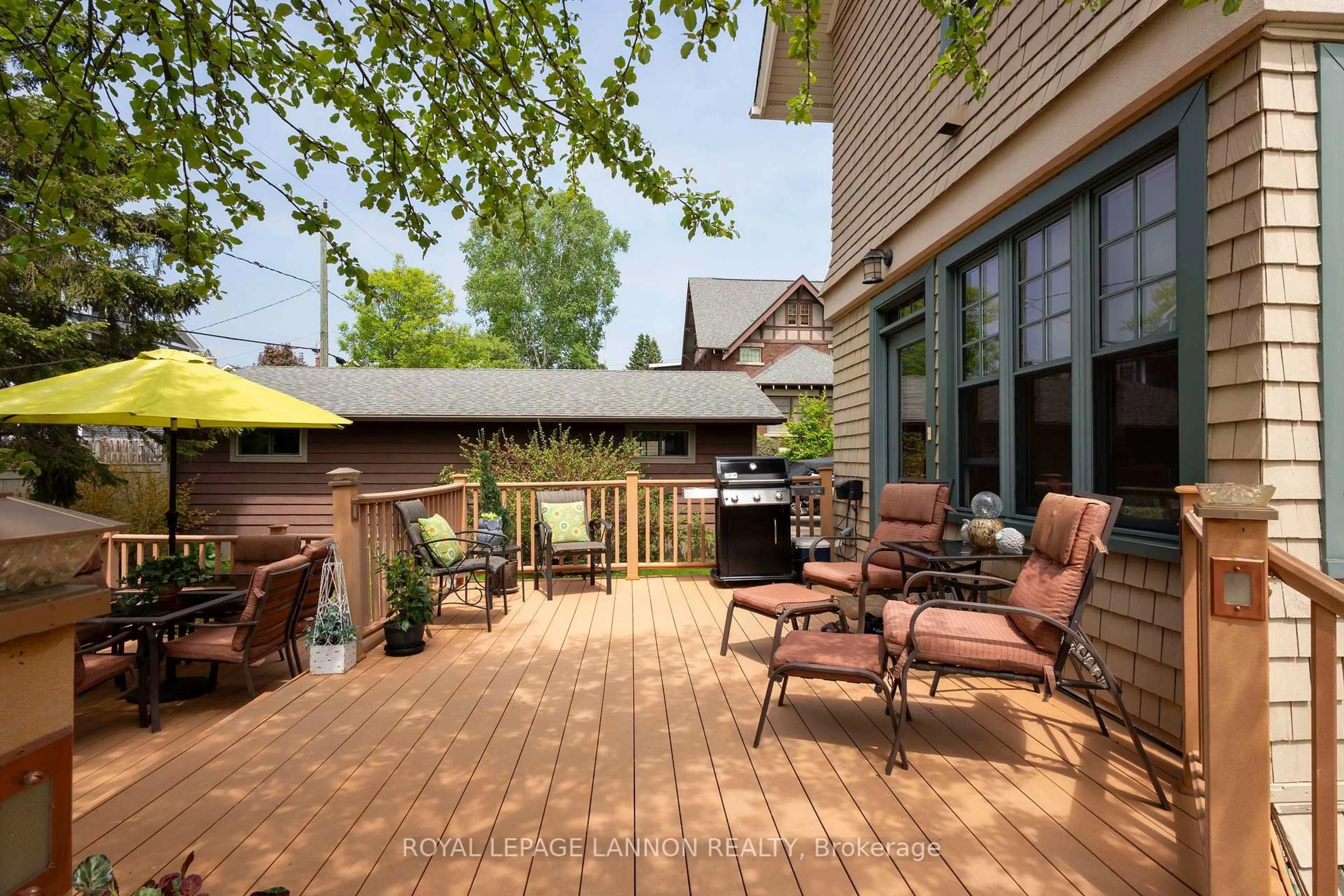 Patio, street for 34 Winnipeg Ave, Thunder Bay Ontario P7B 3P7