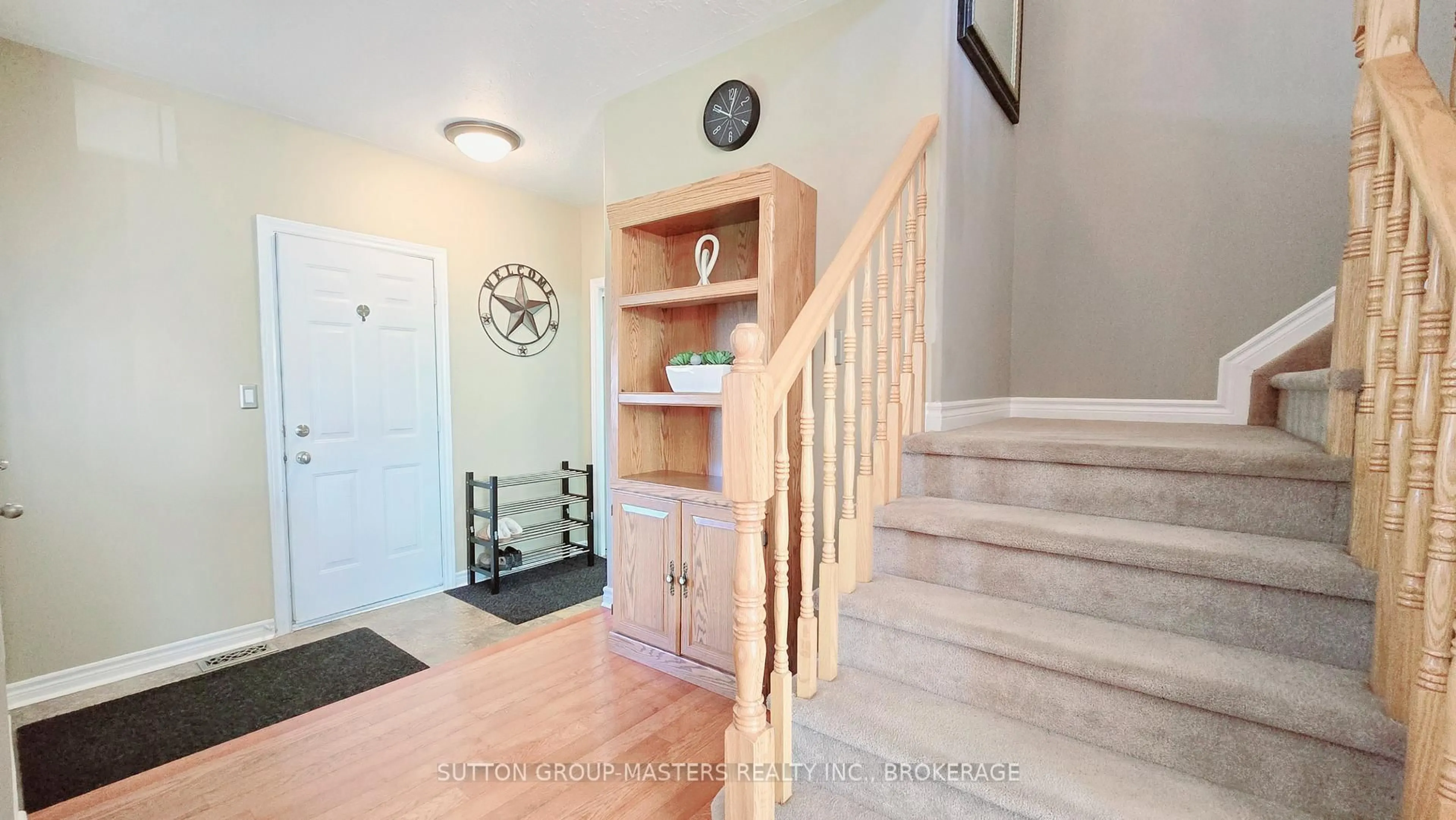 Indoor entryway for 1896 Berrywood Cres, Kingston Ontario K7P 3G4