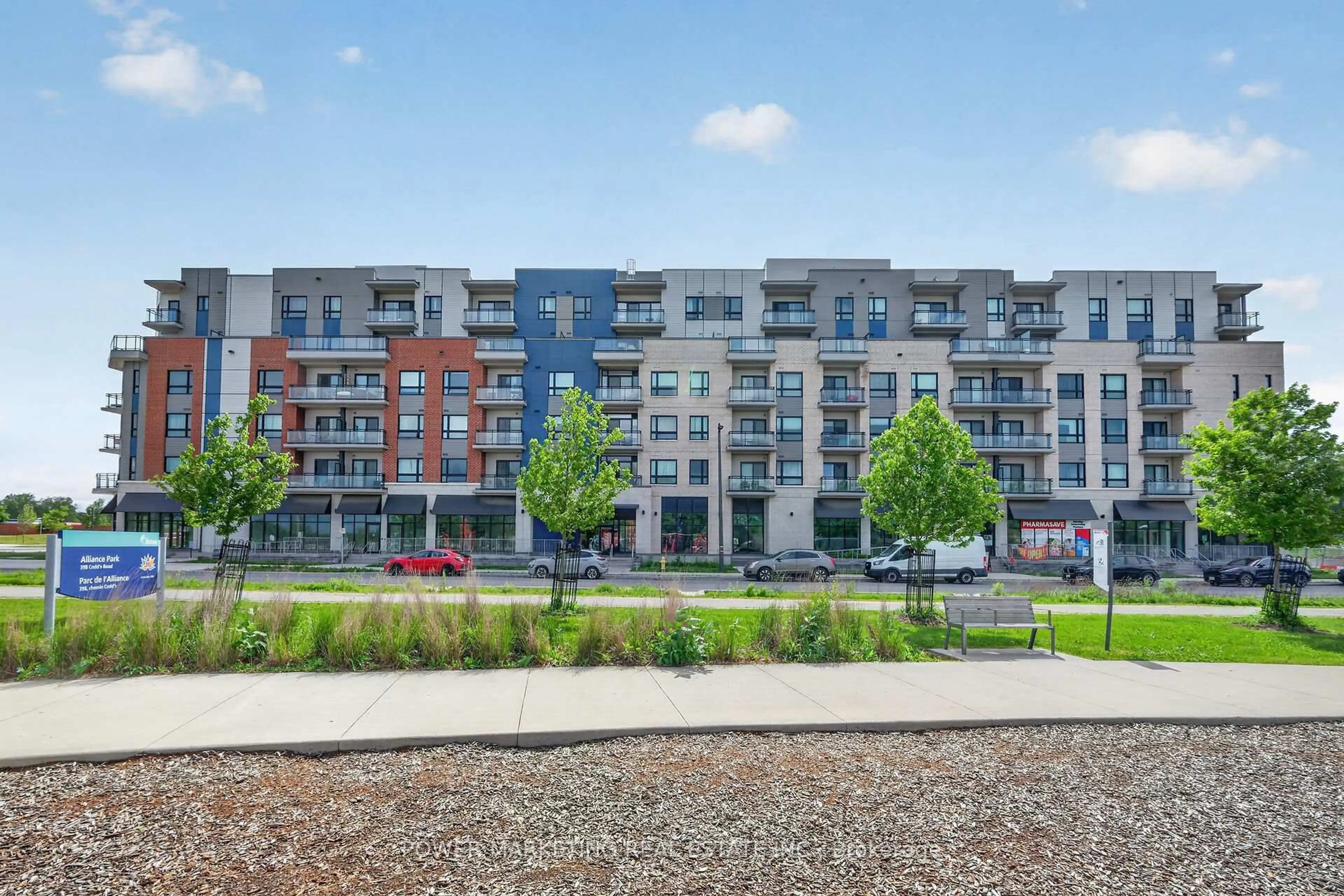 Patio, street for 397 Codds Rd #509, Ottawa Ontario K1K 5C7