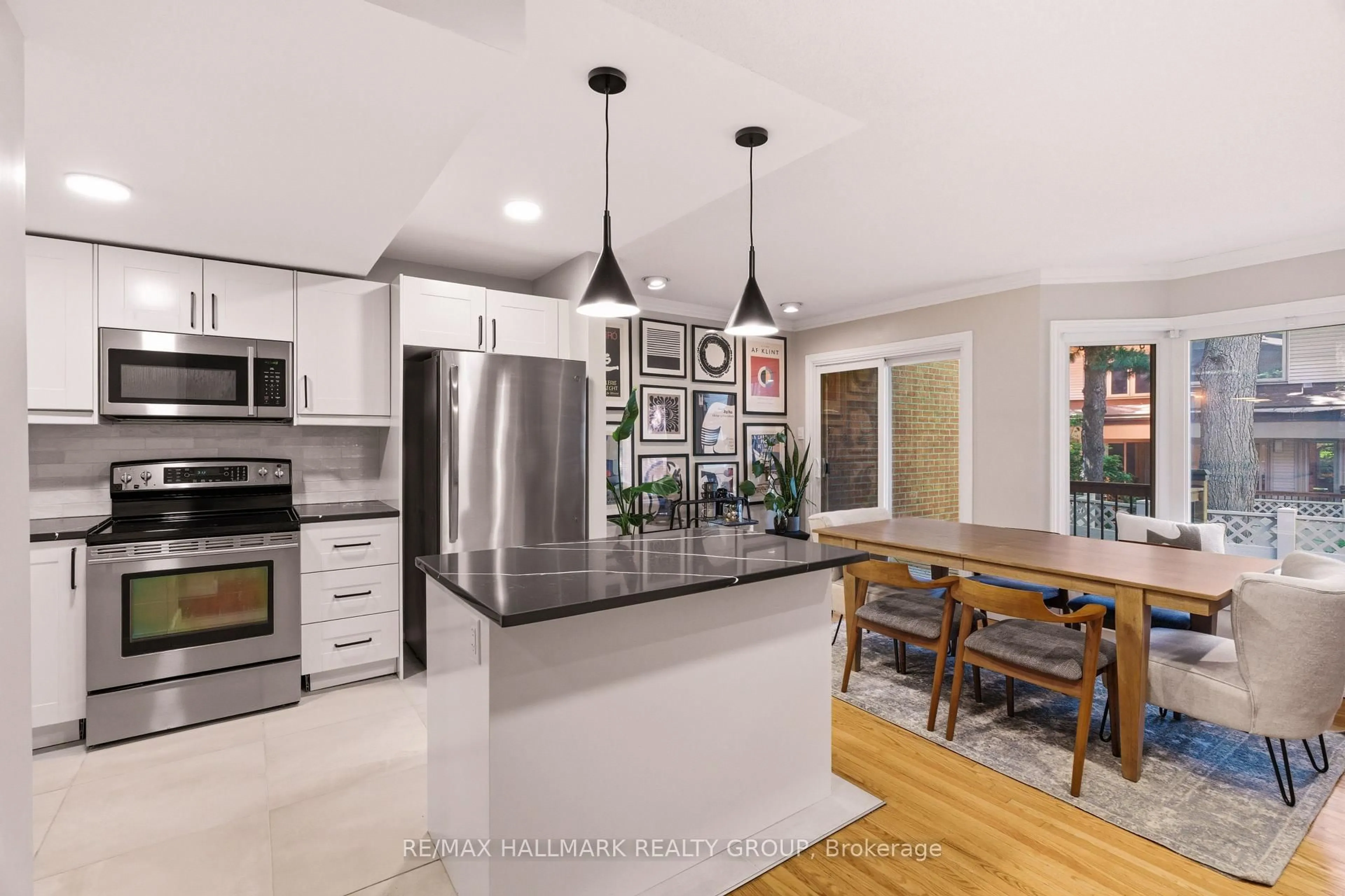Open concept kitchen, ceramic/tile floor for 30 Montcalm St #15, Ottawa Ontario K1S 0A3