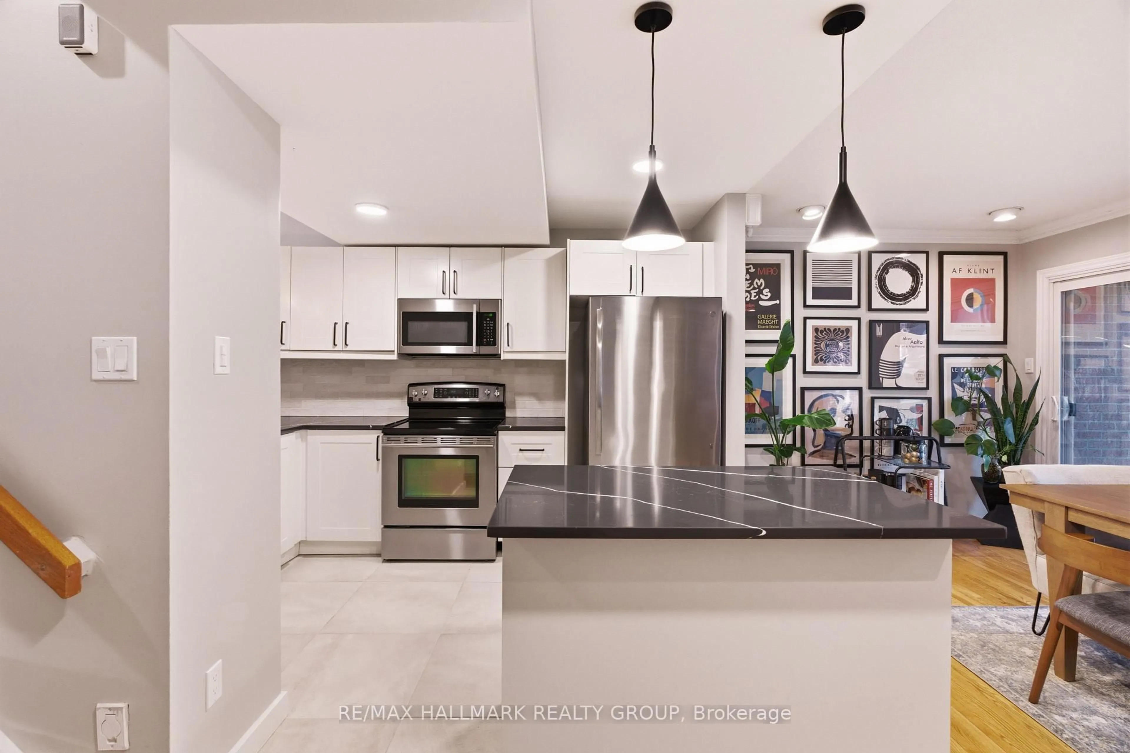 Open concept kitchen, ceramic/tile floor for 30 Montcalm St #15, Ottawa Ontario K1S 0A3