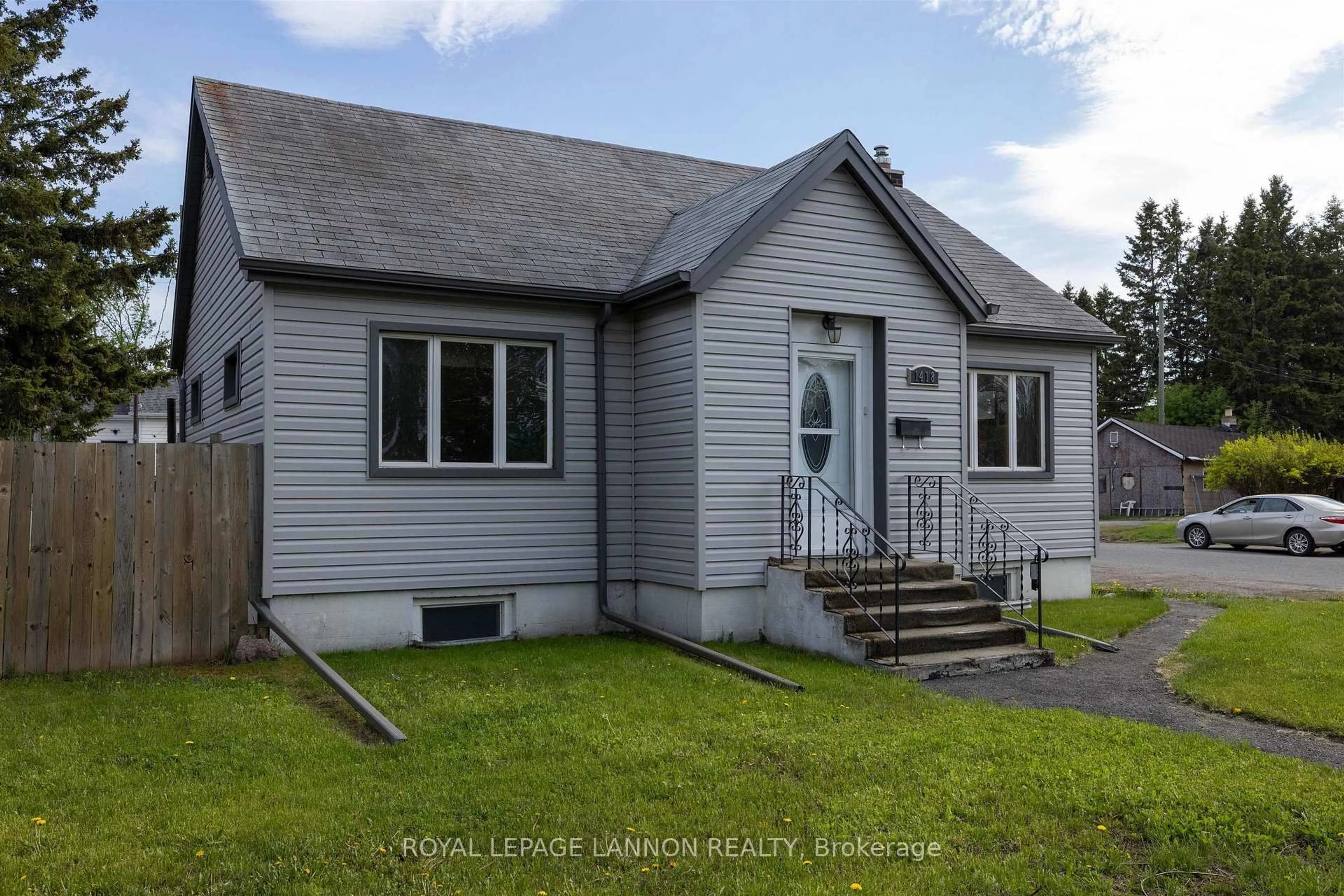 Unknown for 1418 Frederica St. W, Thunder Bay Ontario P7E 3Y8