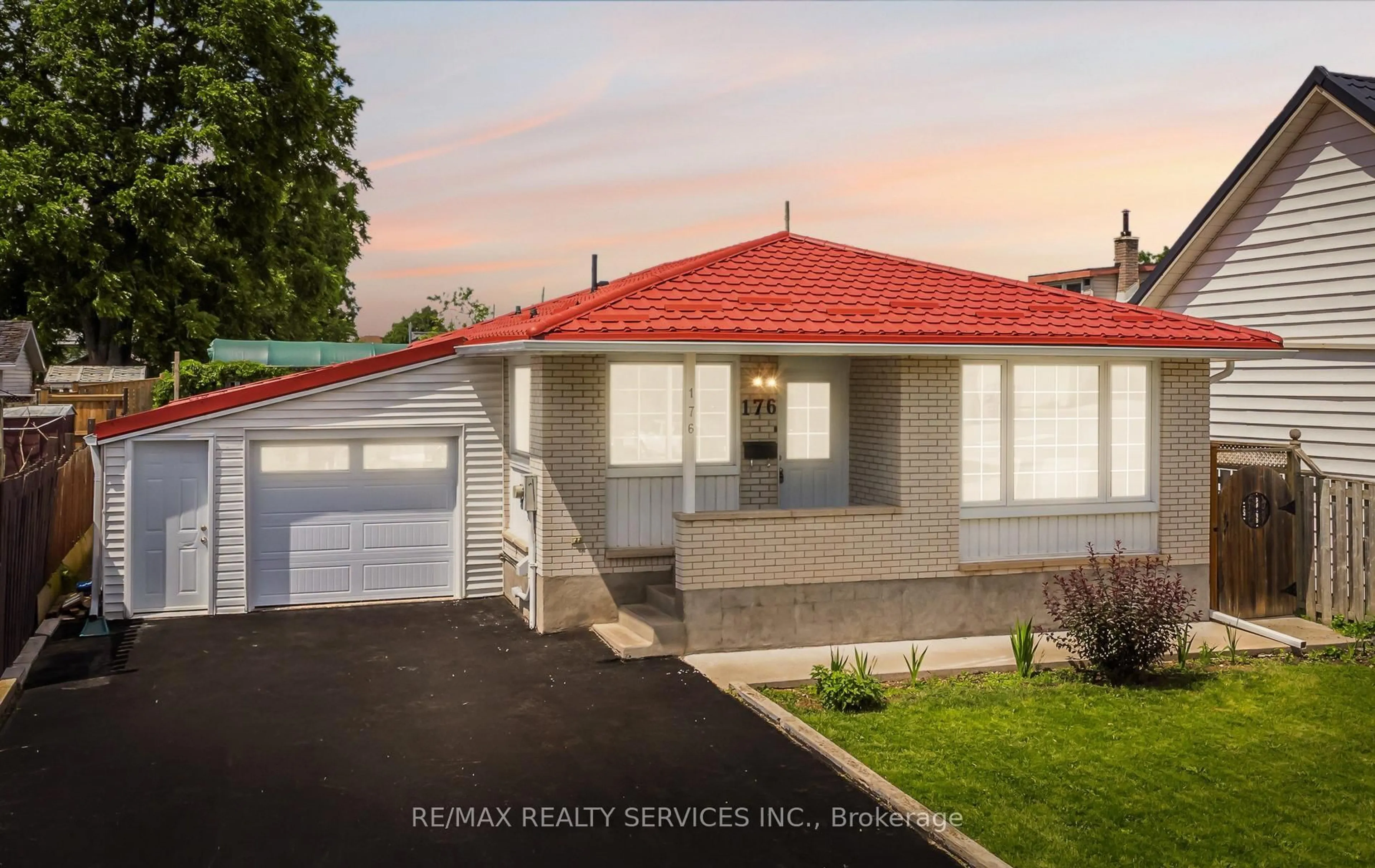 Home with vinyl exterior material, street for 176 Samuelson St, Cambridge Ontario N1R 1K3