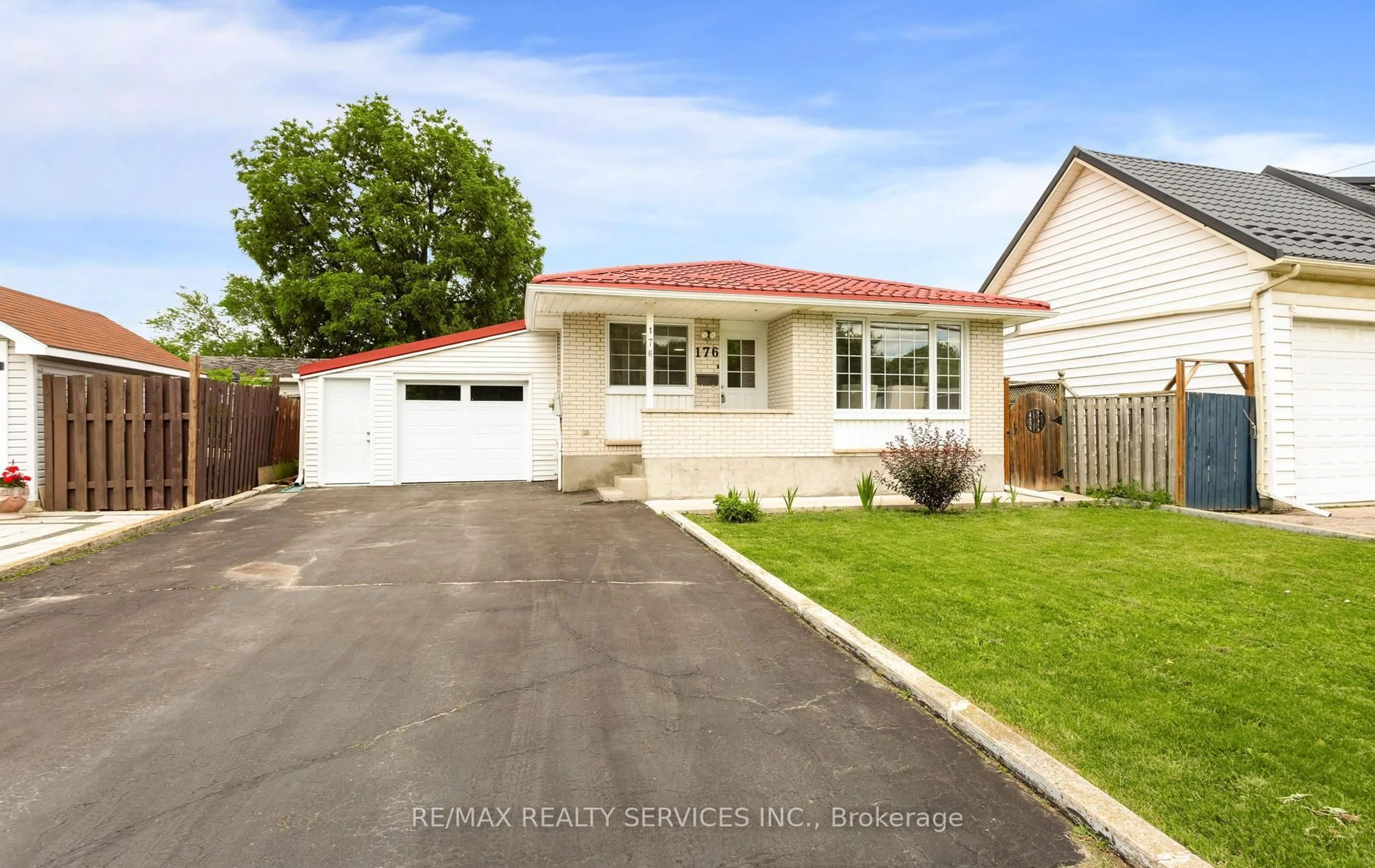 Home with vinyl exterior material, street for 176 Samuelson St, Cambridge Ontario N1R 1K3