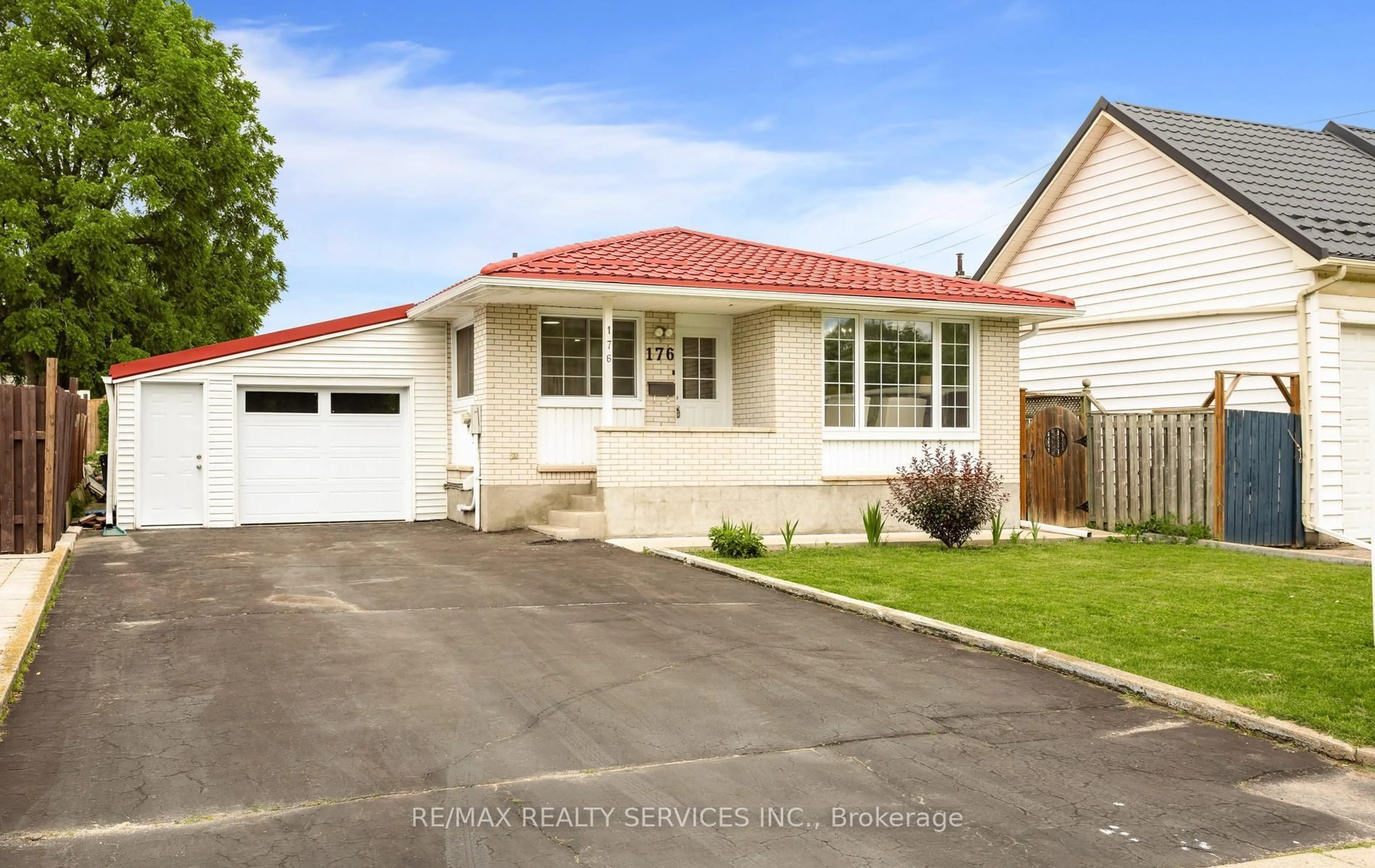 Home with vinyl exterior material, street for 176 Samuelson St, Cambridge Ontario N1R 1K3