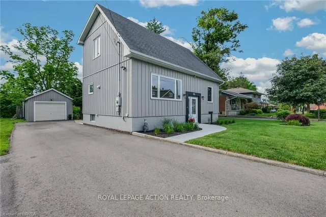 46 Clara Cres, Brantford 3
