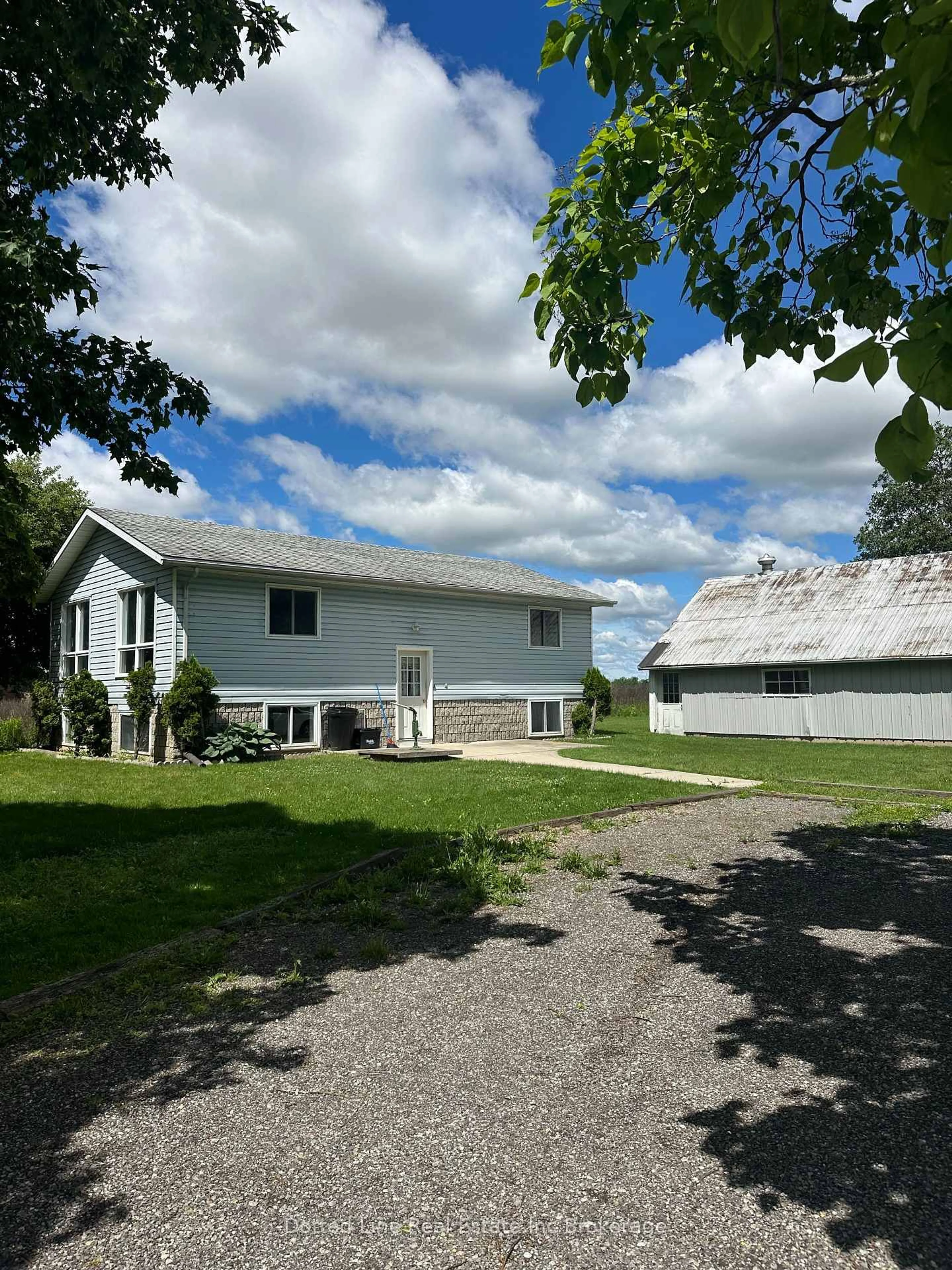 A pic from outside/outdoor area/front of a property/back of a property/a pic from drone, unknown for 2831 Lakeshore Rd, Norfolk Ontario N0E 1M0