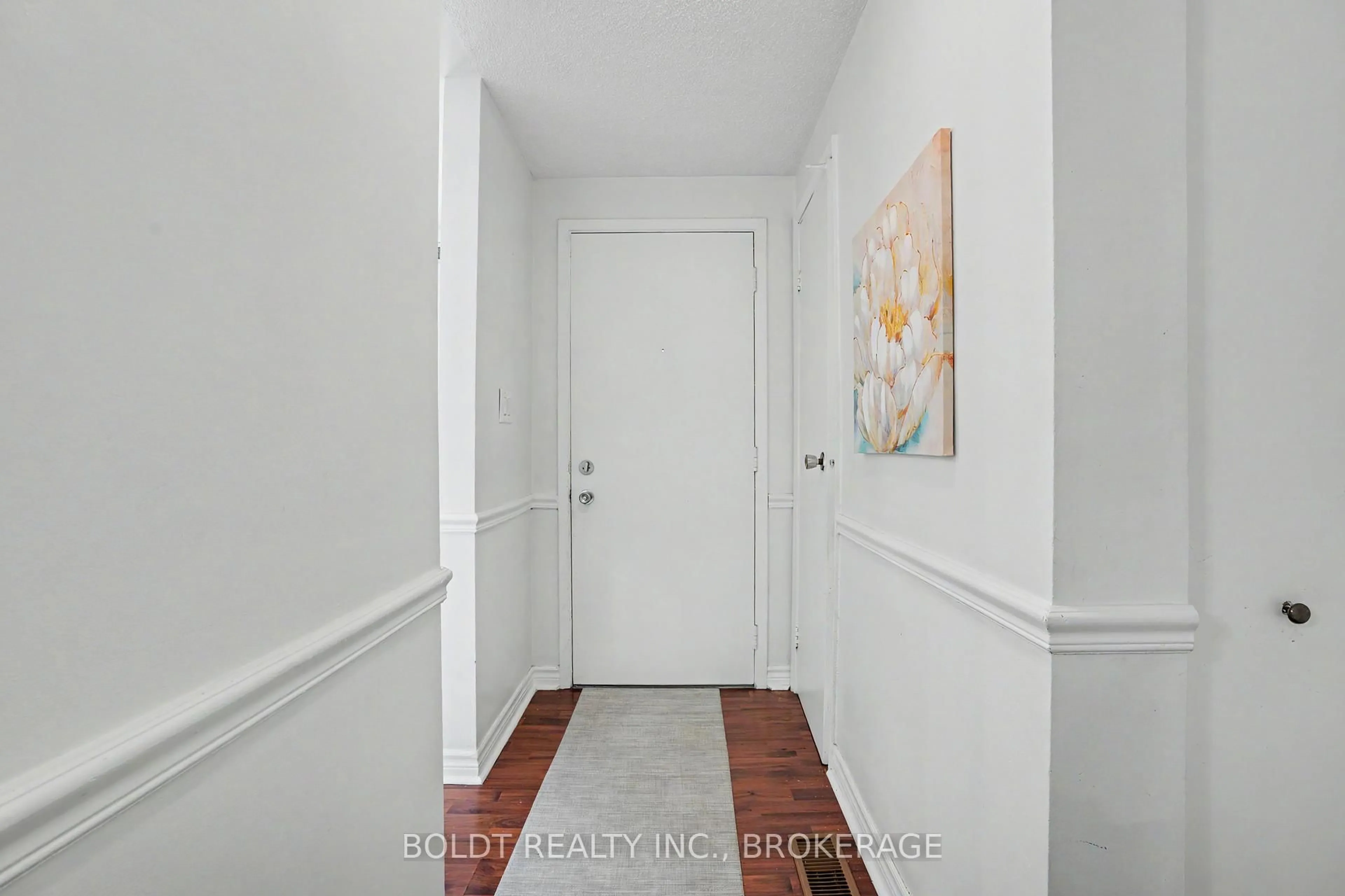 Indoor entryway for 242 Lakeport Rd #52, St. Catharines Ontario L2N 6V2
