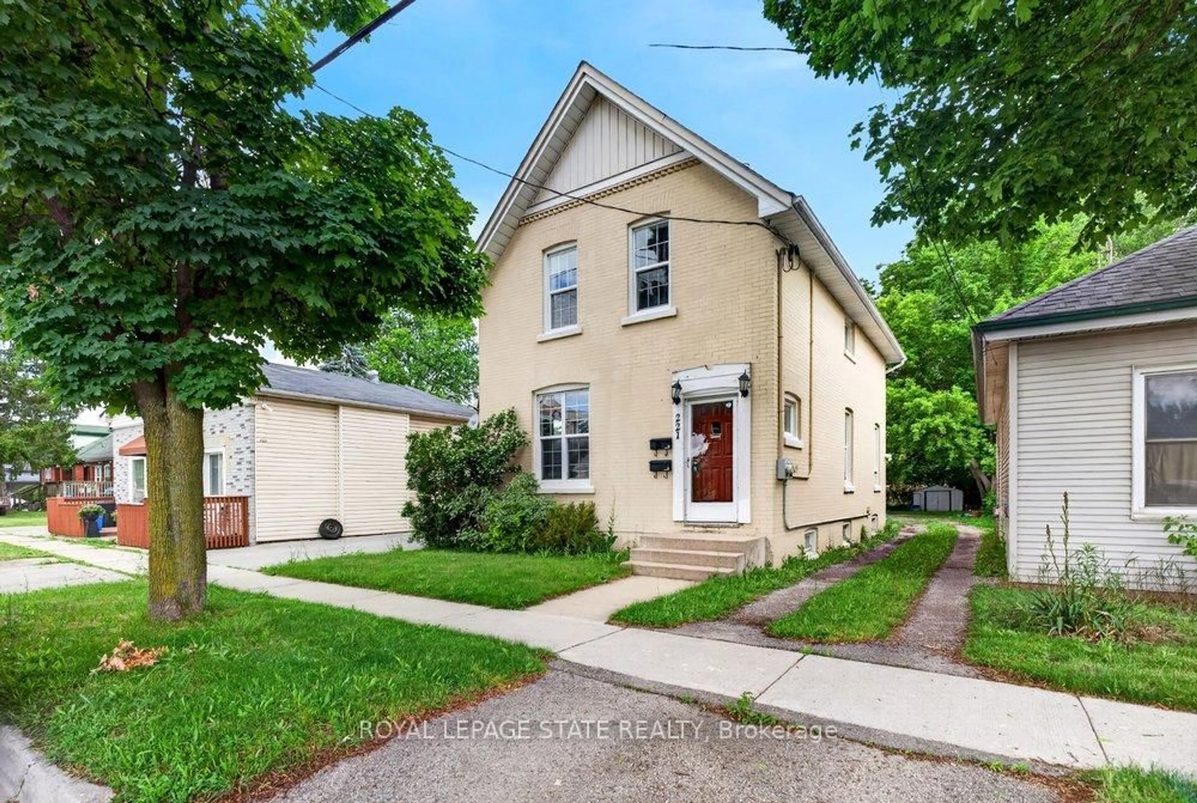 Home with brick exterior material, street for 221 Grand River Ave, Brantford Ontario N3T 4Y3