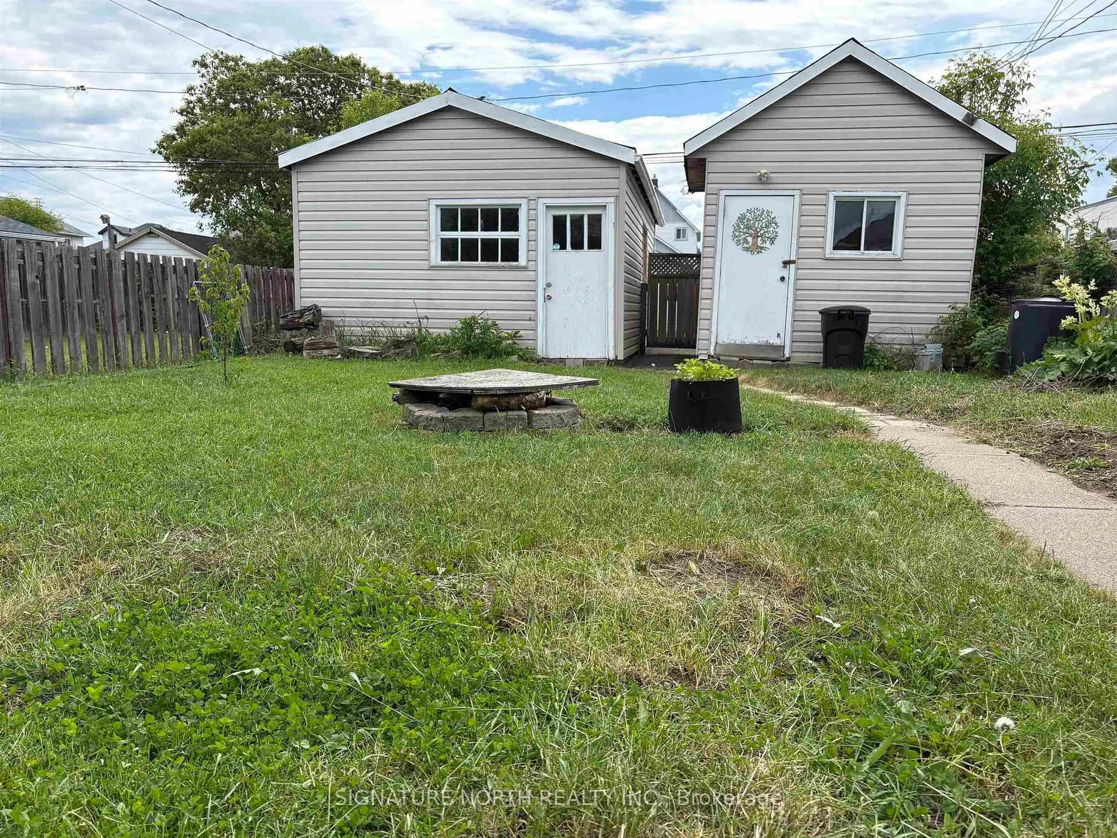 Shed for 460 Mary St, Thunder Bay Ontario P7E 4K3