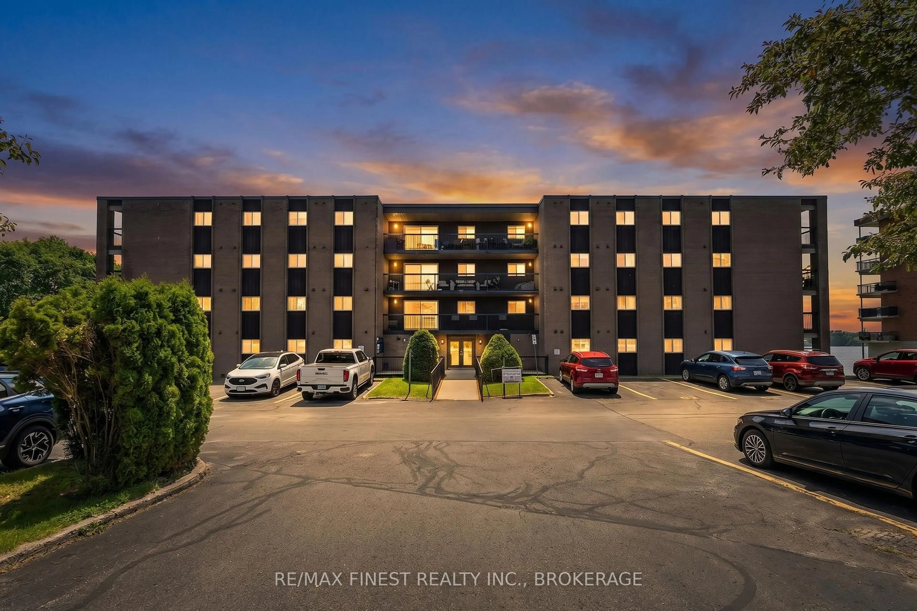 A pic from outside/outdoor area/front of a property/back of a property/a pic from drone, building for 610 William St #101, Gananoque Ontario K7G 3A4