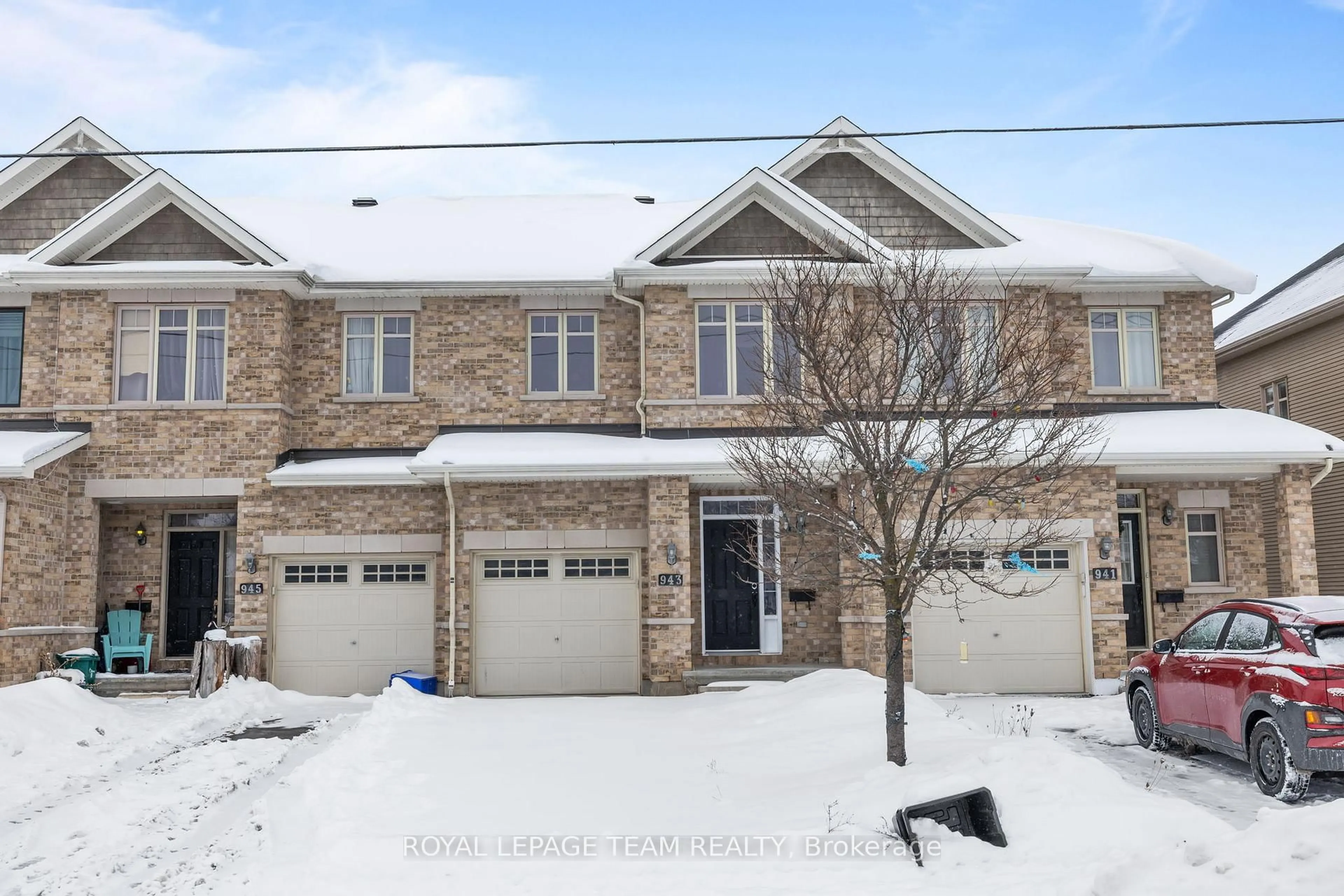 Home with brick exterior material, street for 943 KLONDIKE Rd, Ottawa Ontario K2W 0E3