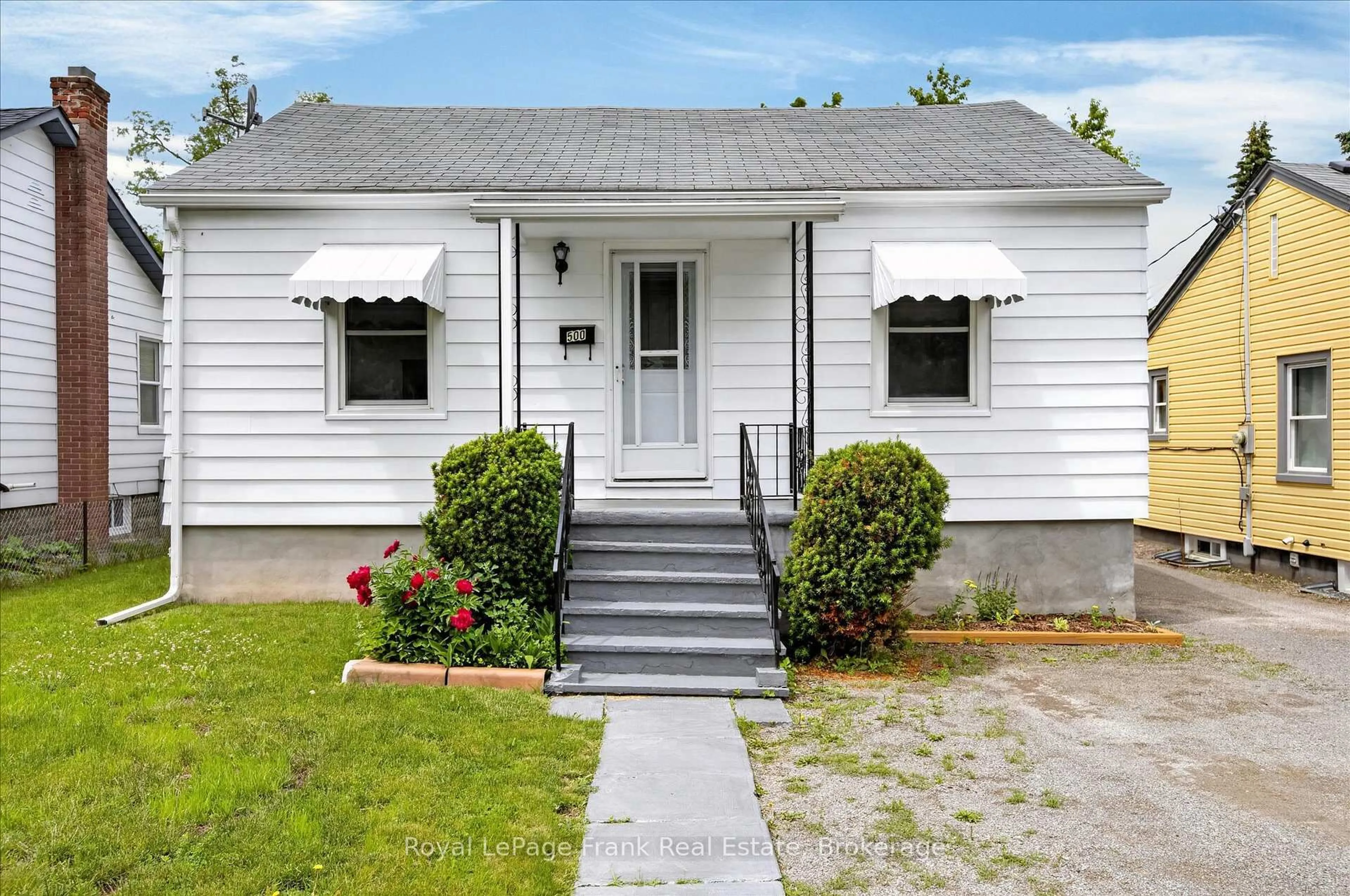 Home with vinyl exterior material, street for 500 Glengarry Ave, Peterborough Ontario K9H 4Y4