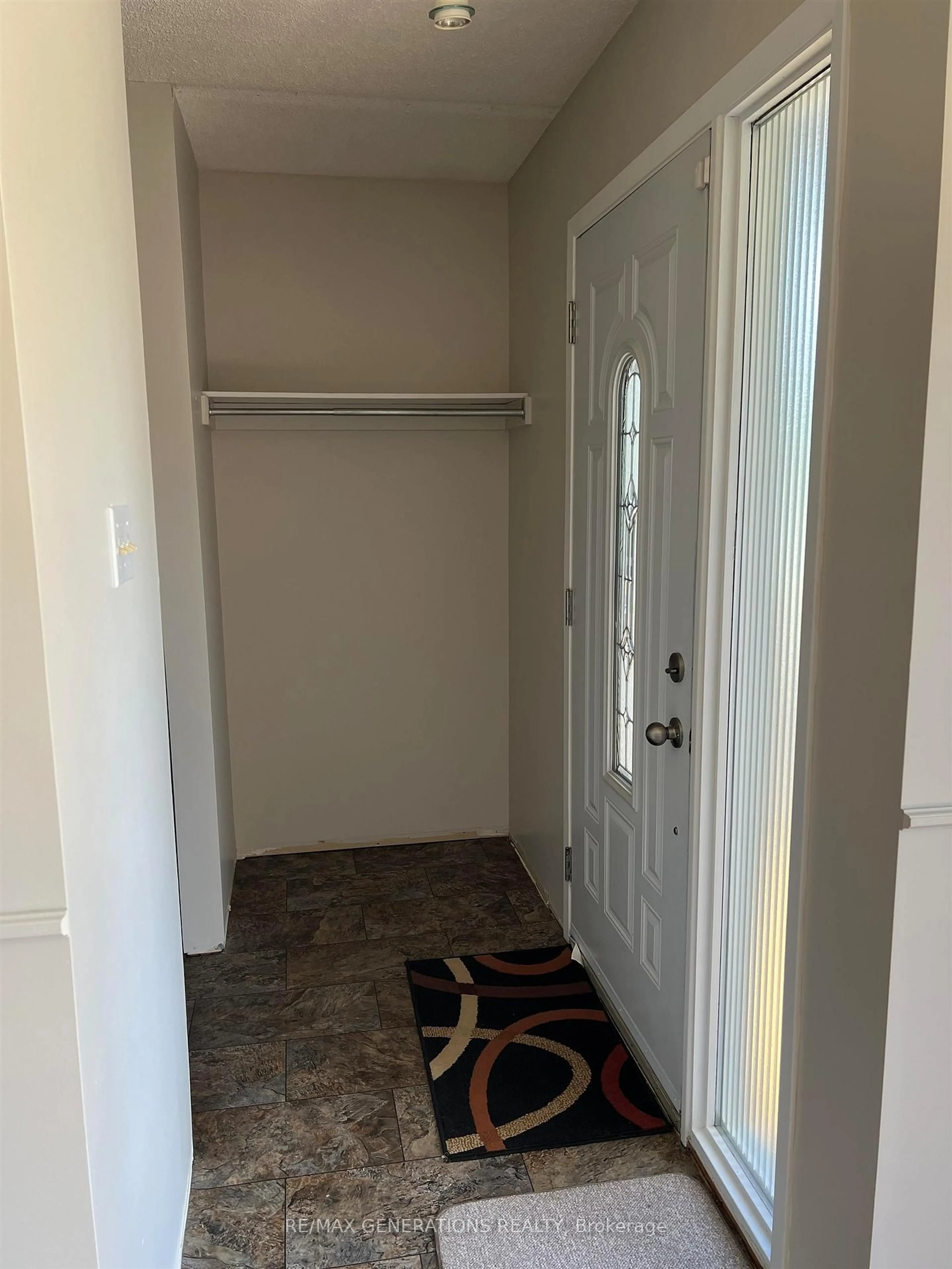 Indoor entryway for 62 HEMLO Dr, Marathon Ontario P0T 2E0