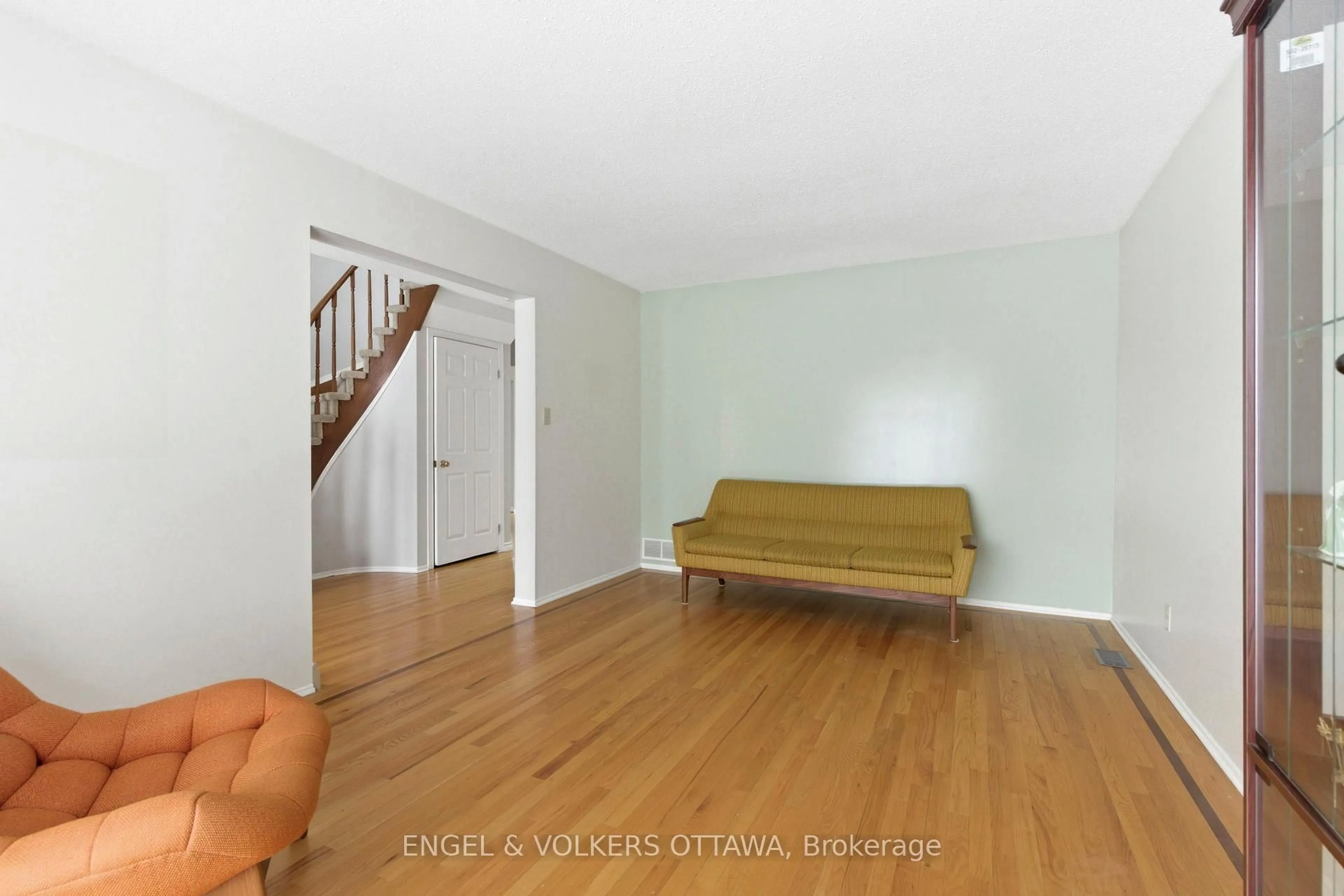 Living room with furniture, unknown for 3 Balding Cres, Ottawa Ontario K2K 2L4