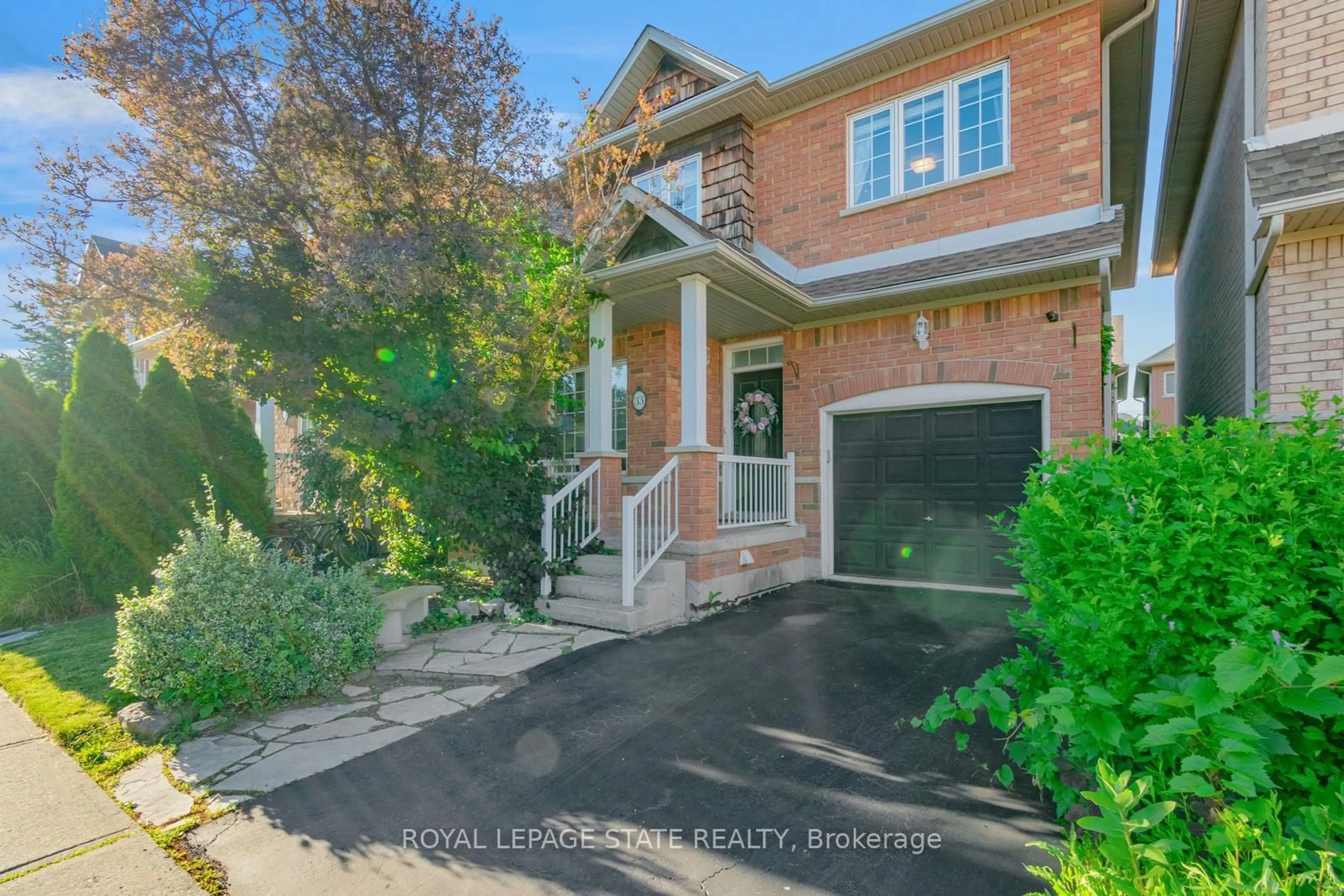 Home with brick exterior material, street for 33 Panorama Way, Hamilton Ontario L8E 6C6
