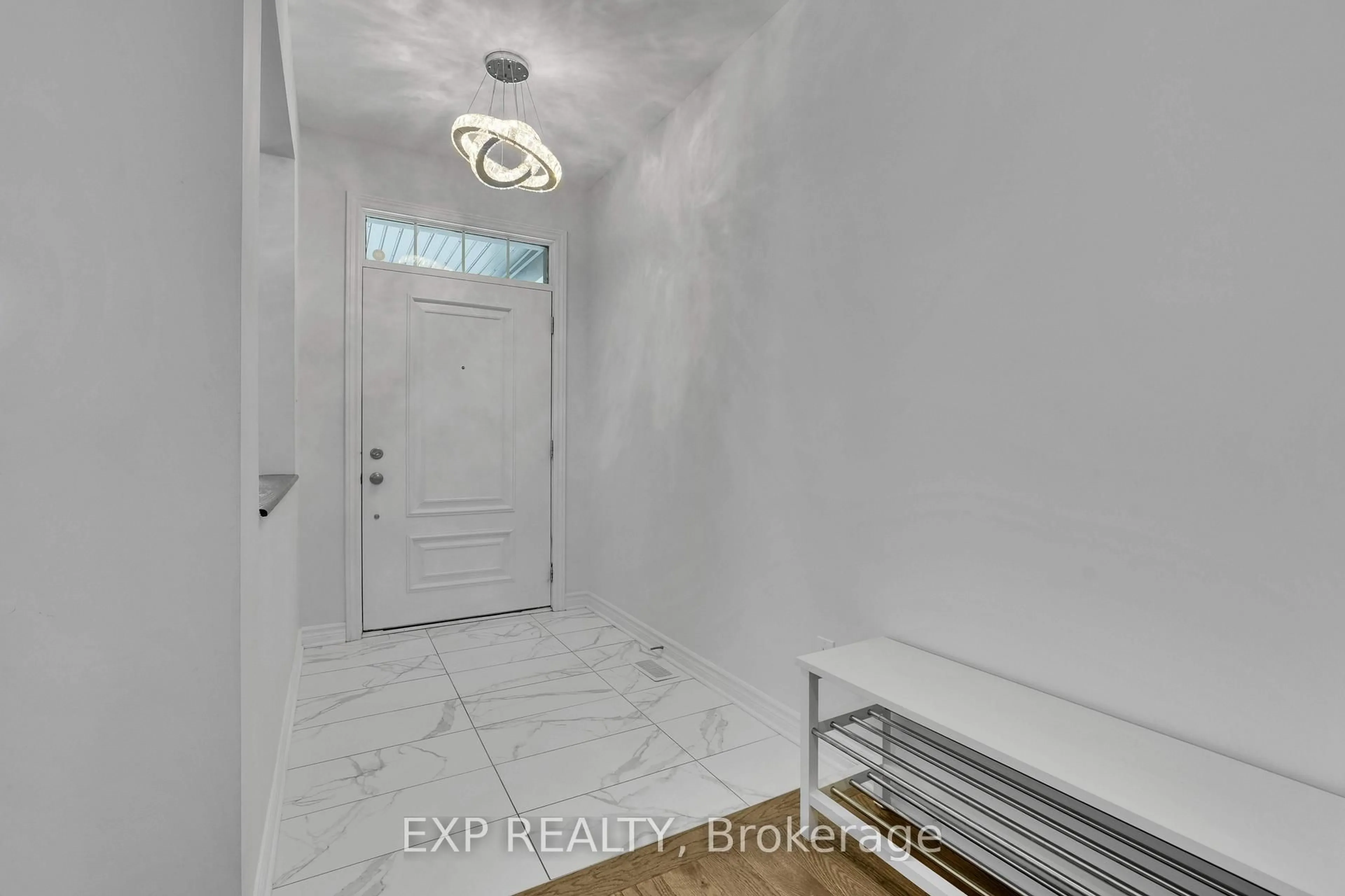 Indoor entryway for 321 Serenade Cres, Ottawa Ontario K1X 0B9