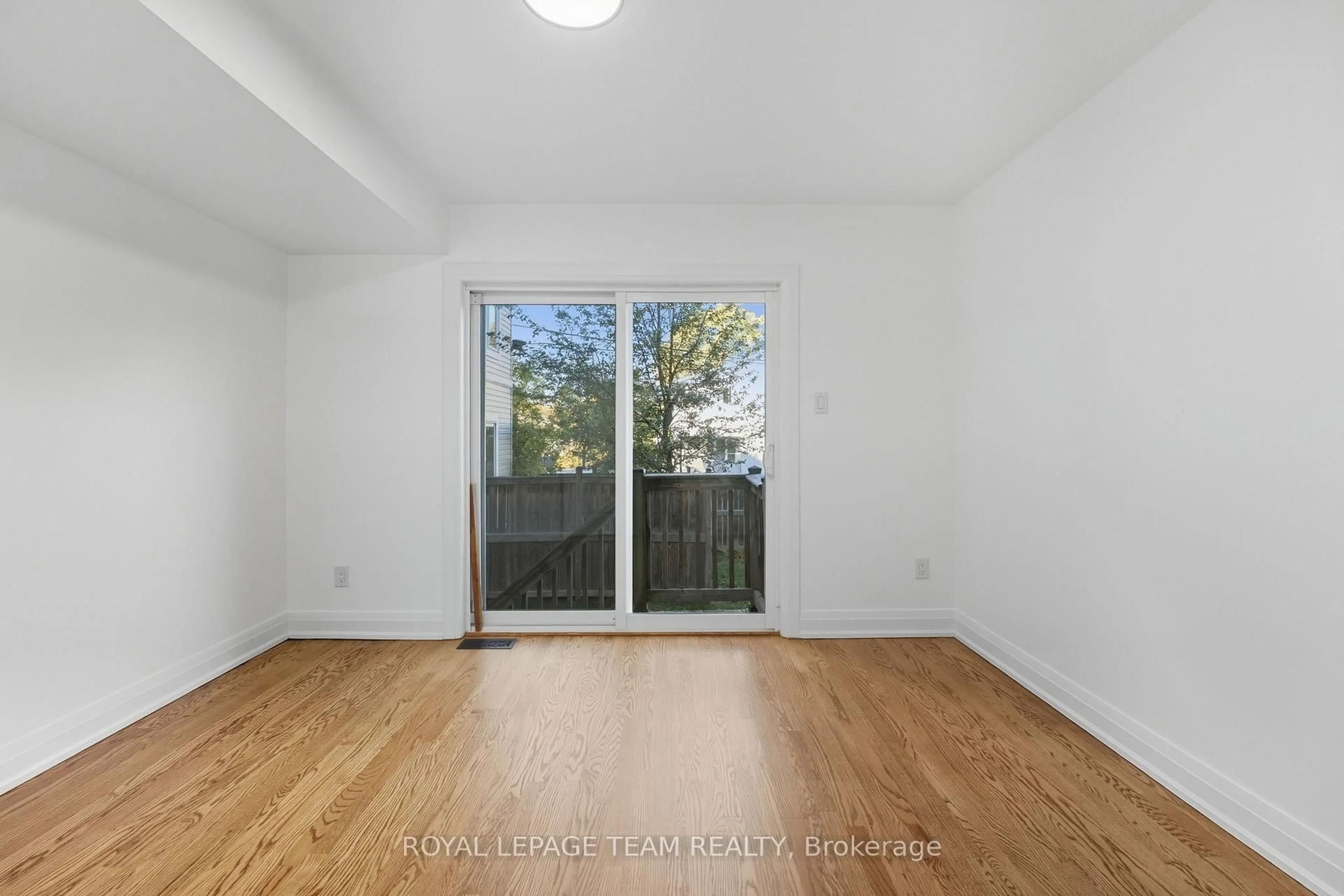 A pic of a room for 1512 Clementine Blvd, Ottawa Ontario K1H 8E9