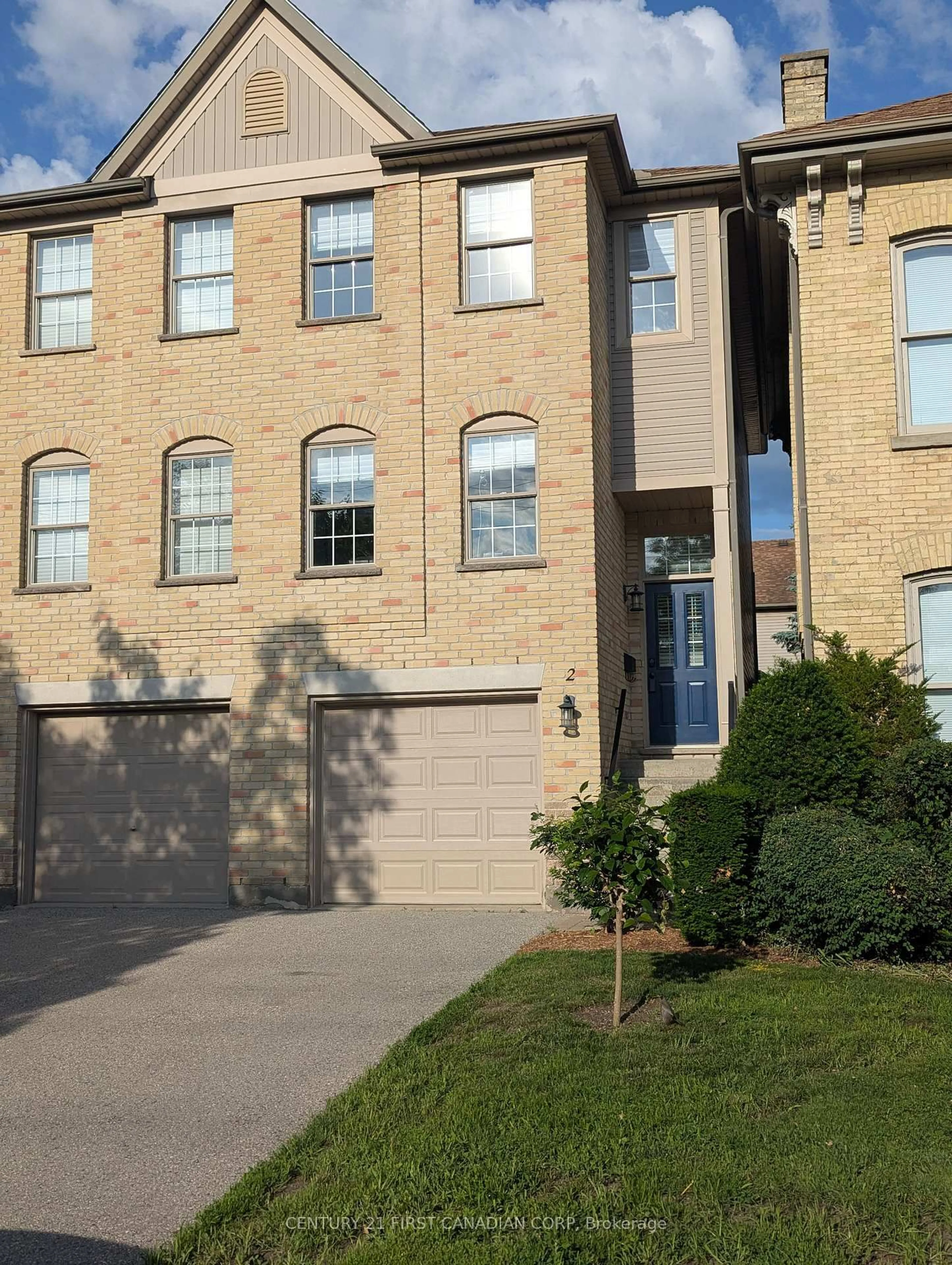 Home with brick exterior material, street for 609 COLBORNE St #2, London East Ontario N6B 2V3