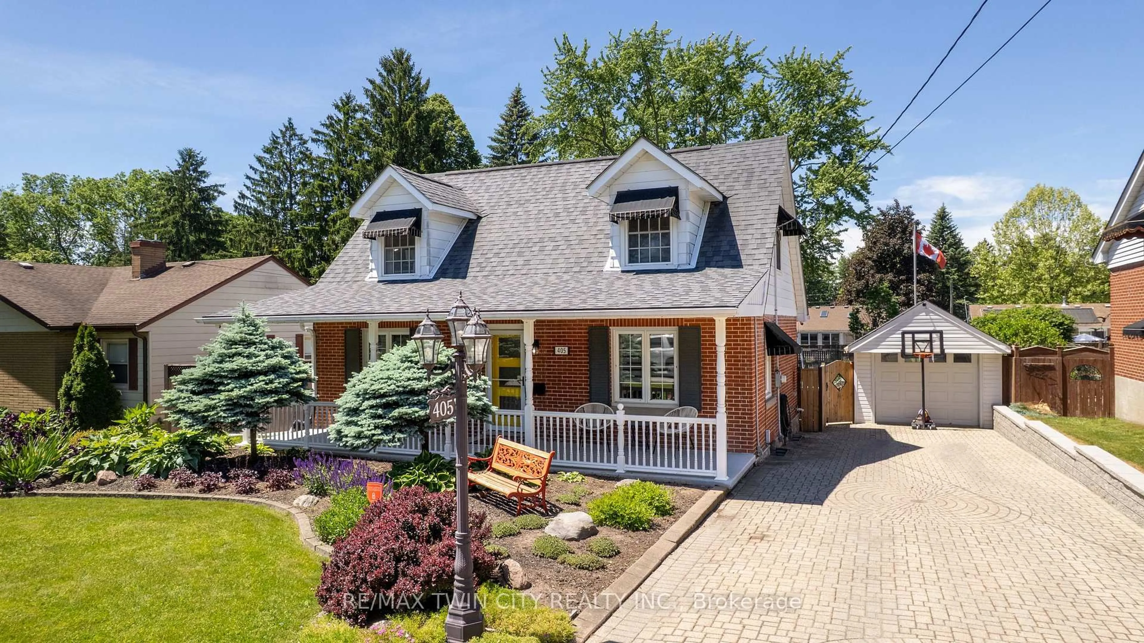 Home with brick exterior material, street for 405 Wellington St, Woodstock Ontario N4S 6S8