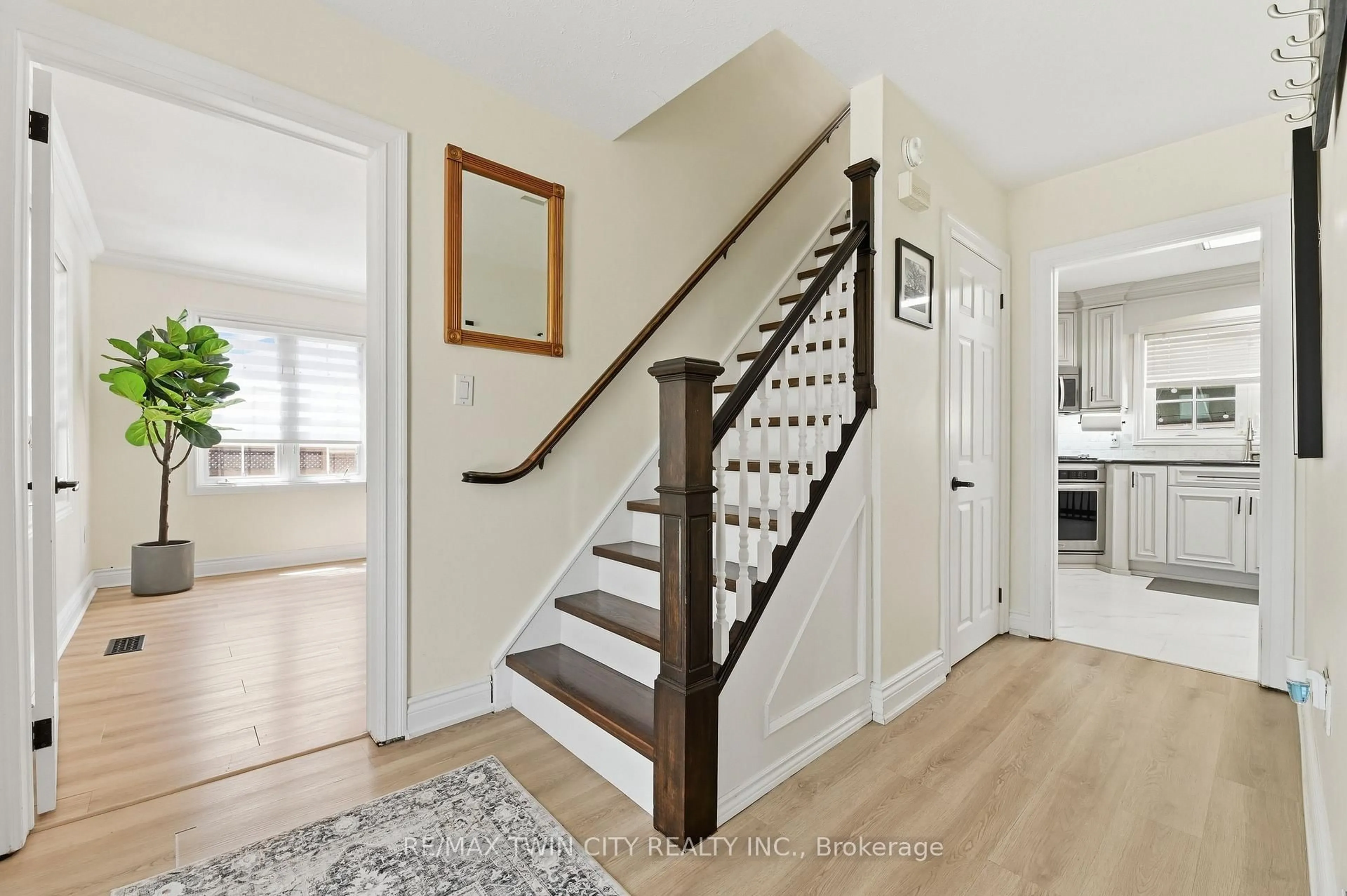 Stairs for 405 Wellington St, Woodstock Ontario N4S 6S8