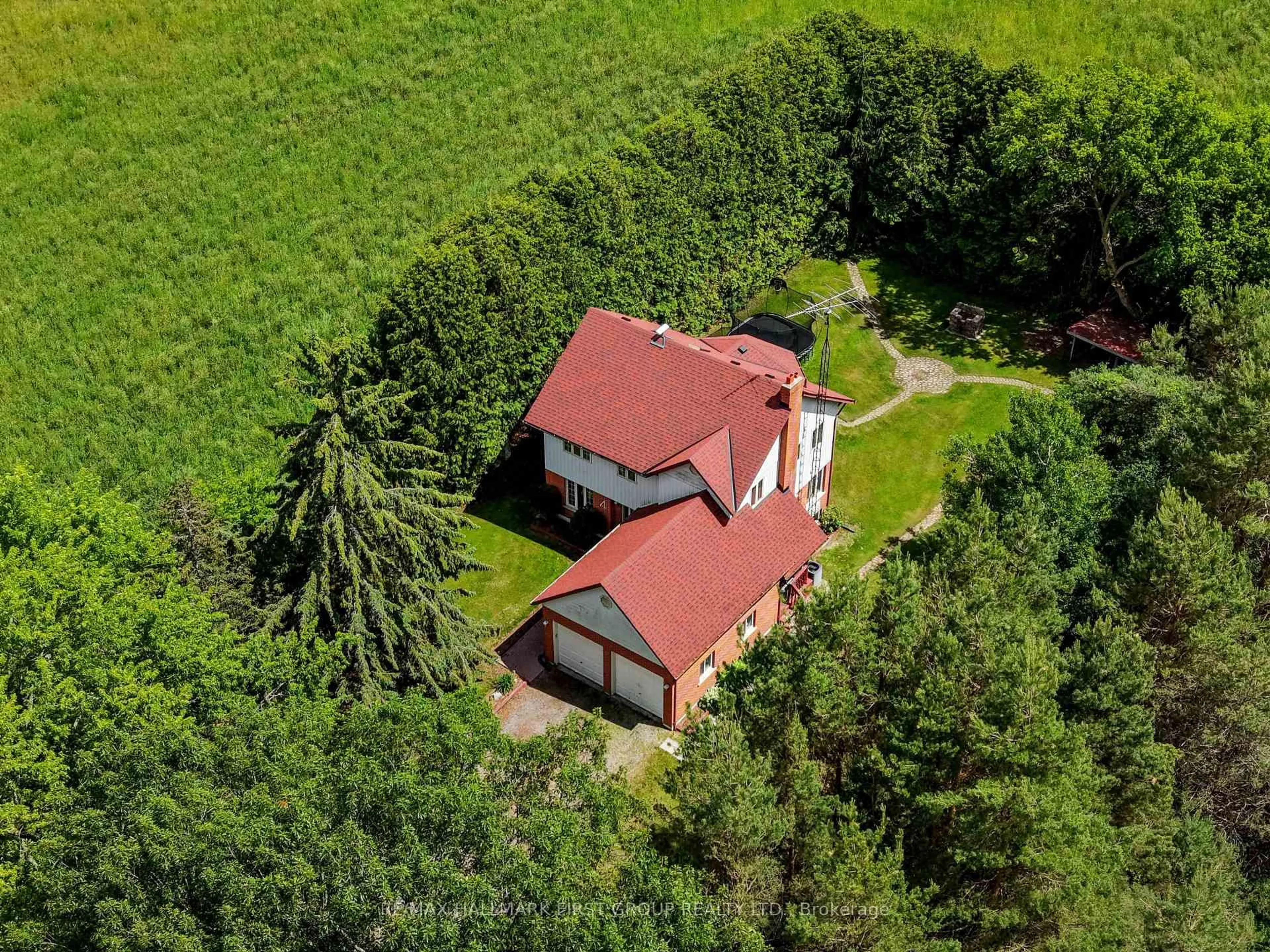 A pic from outside/outdoor area/front of a property/back of a property/a pic from drone, building for 4853 5th Line, Port Hope Ontario L1A 3V5