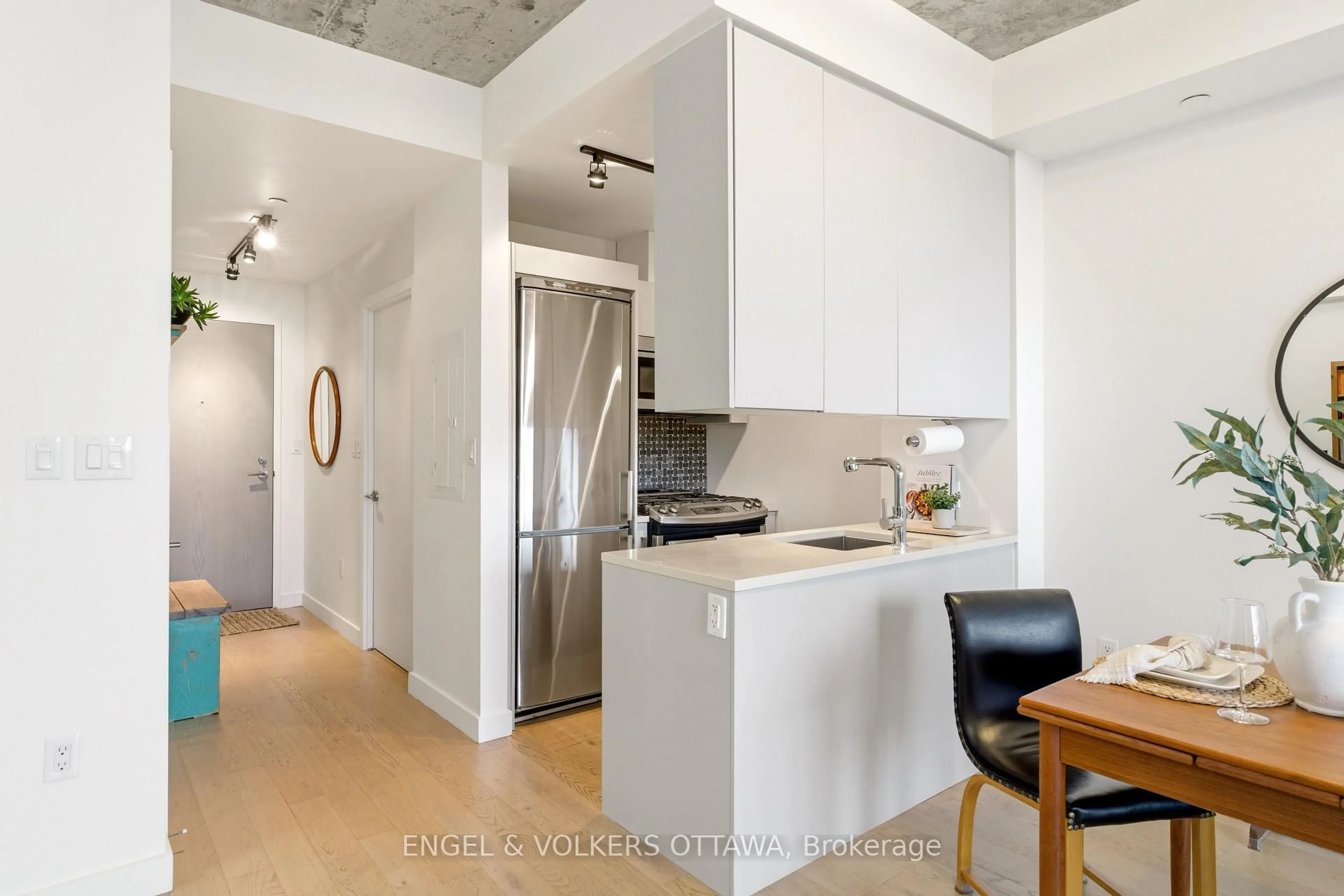 Unknown for 224 Lyon St #1004, Ottawa Ontario K1R 0C1