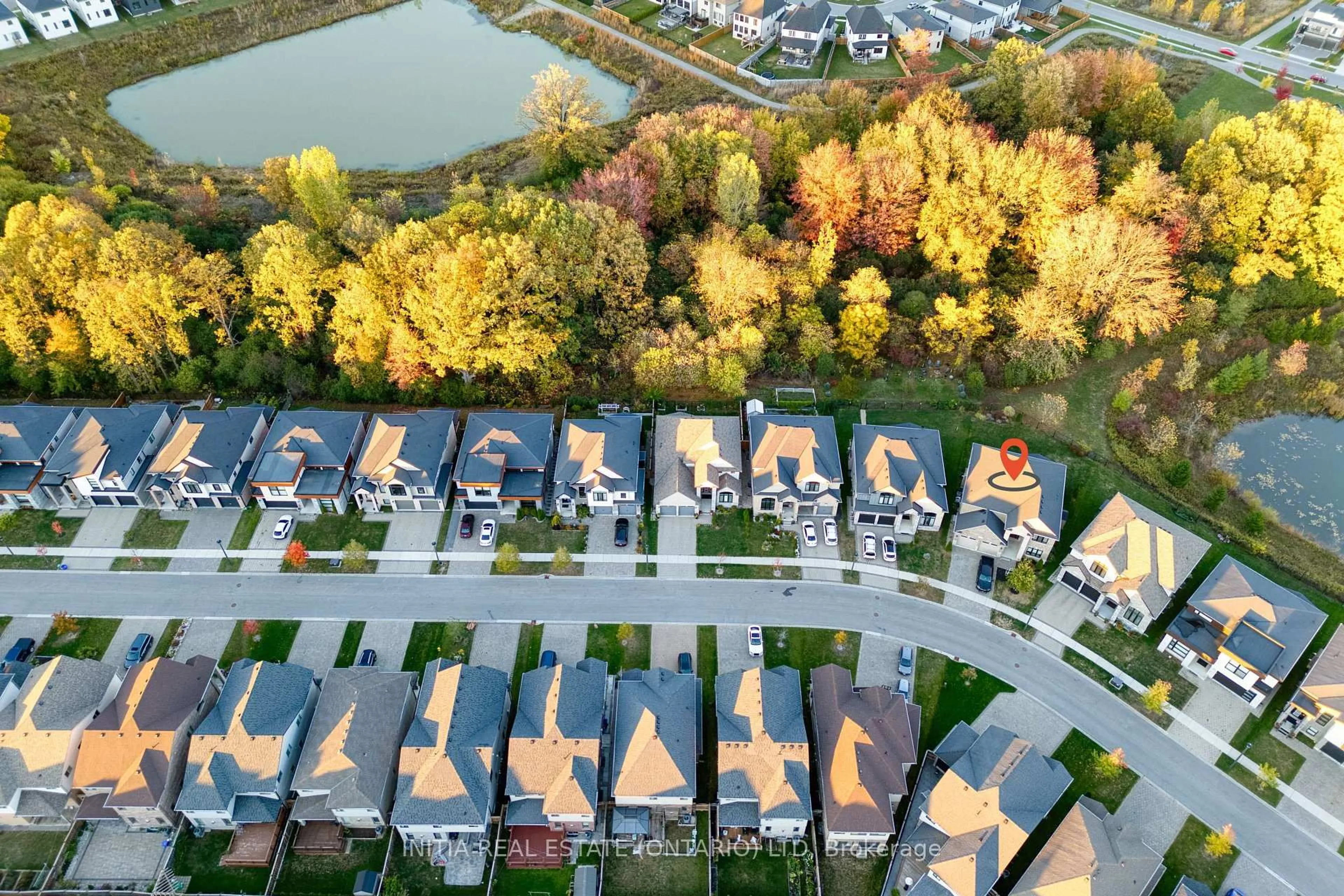 A pic from outside/outdoor area/front of a property/back of a property/a pic from drone, unknown for 1375 Dyer Cres, London North Ontario N5G 0S6