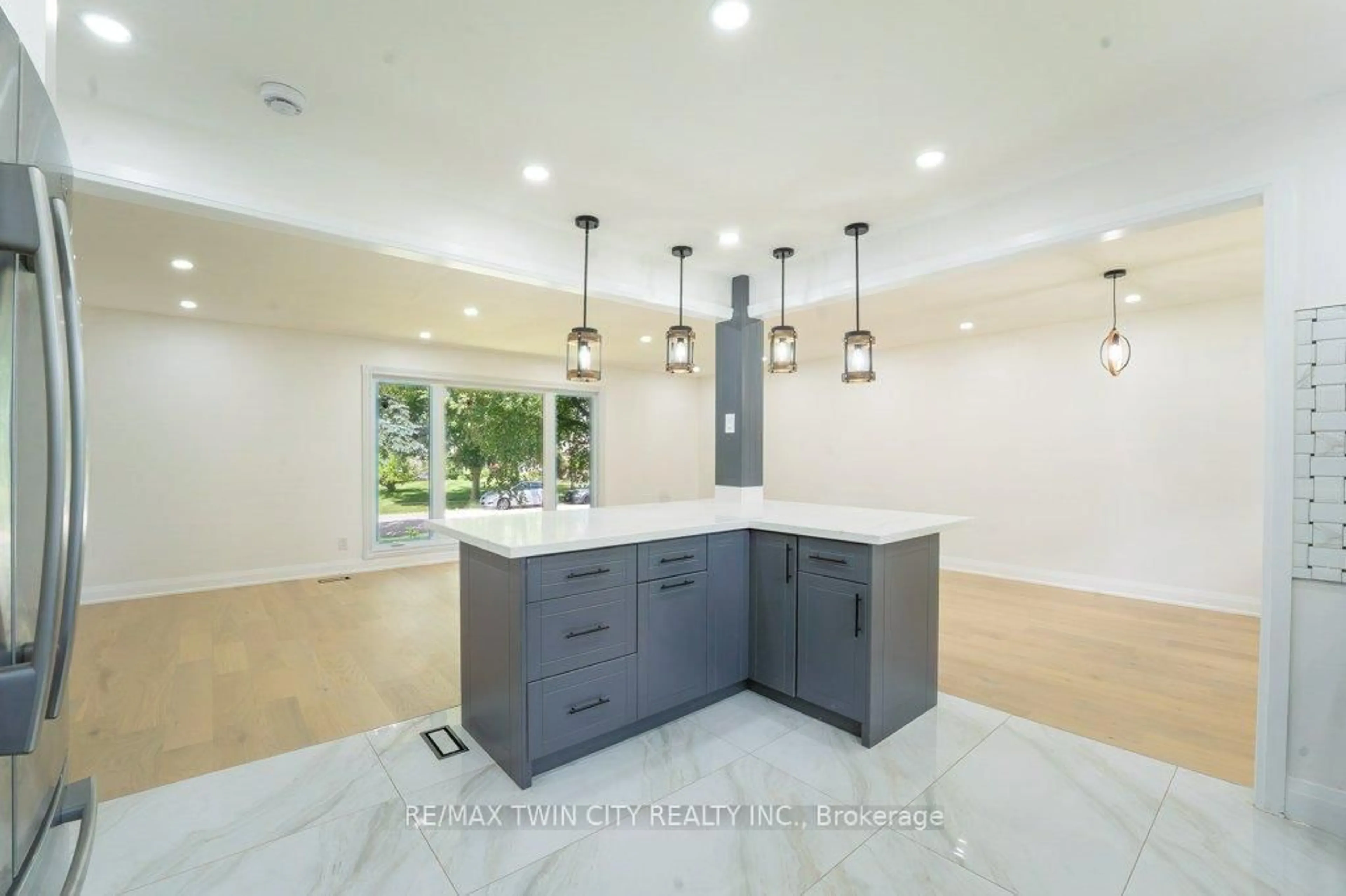 Open concept kitchen, unknown for 21 Halliwell Dr, Kitchener Ontario N2B 2M5