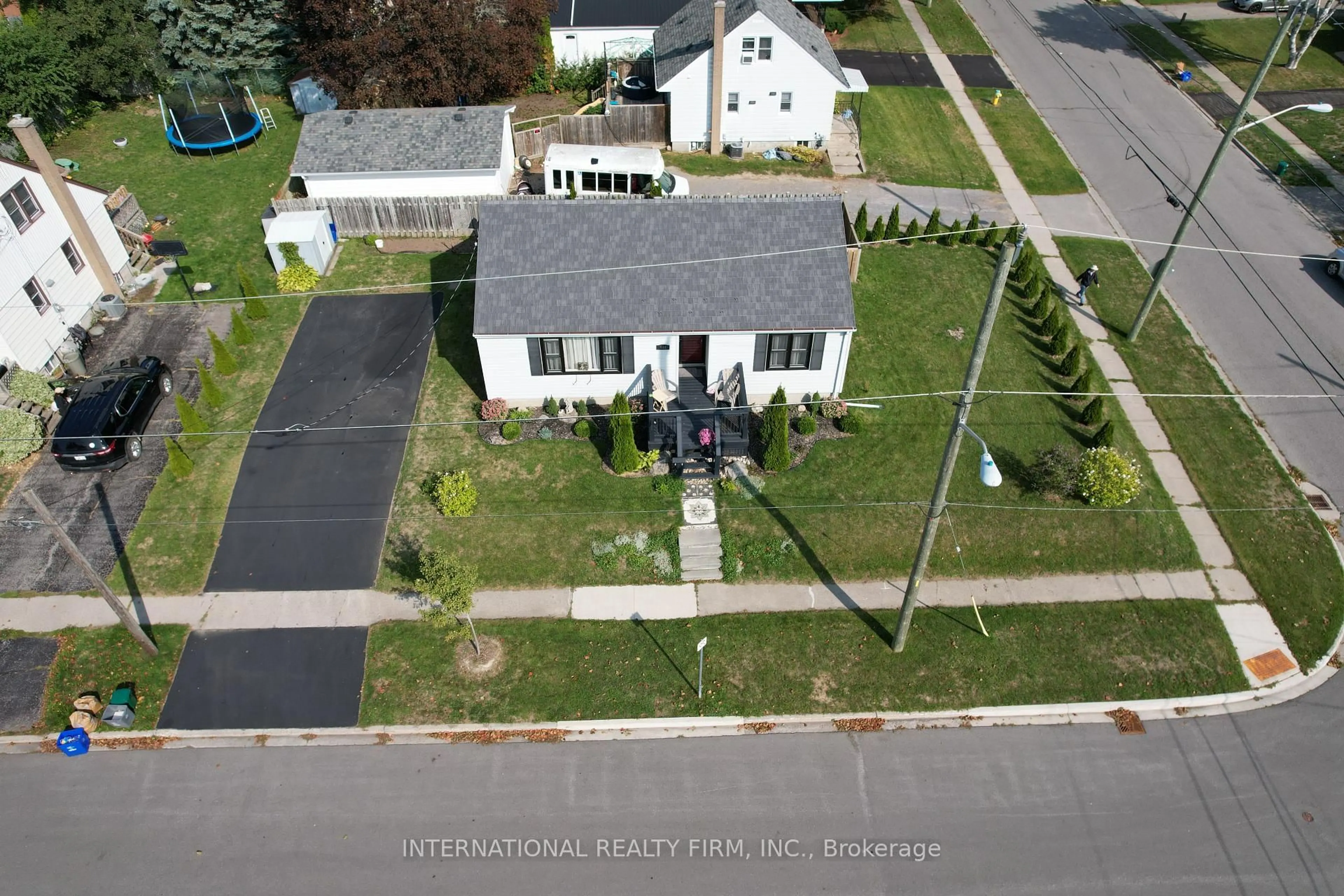 A pic from outside/outdoor area/front of a property/back of a property/a pic from drone, street for 446 Harden Cres, Cobourg Ontario K9A 1Z9