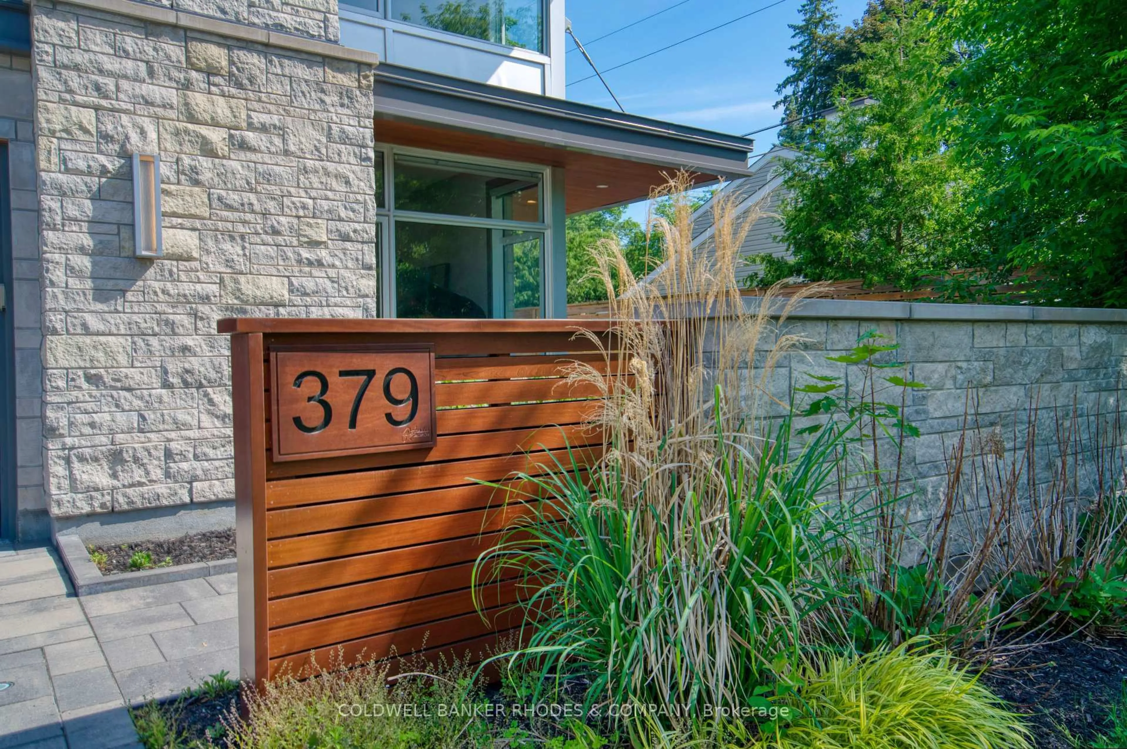 Unknown for 379 Crestview Rd, Ottawa Ontario K1H 5G7