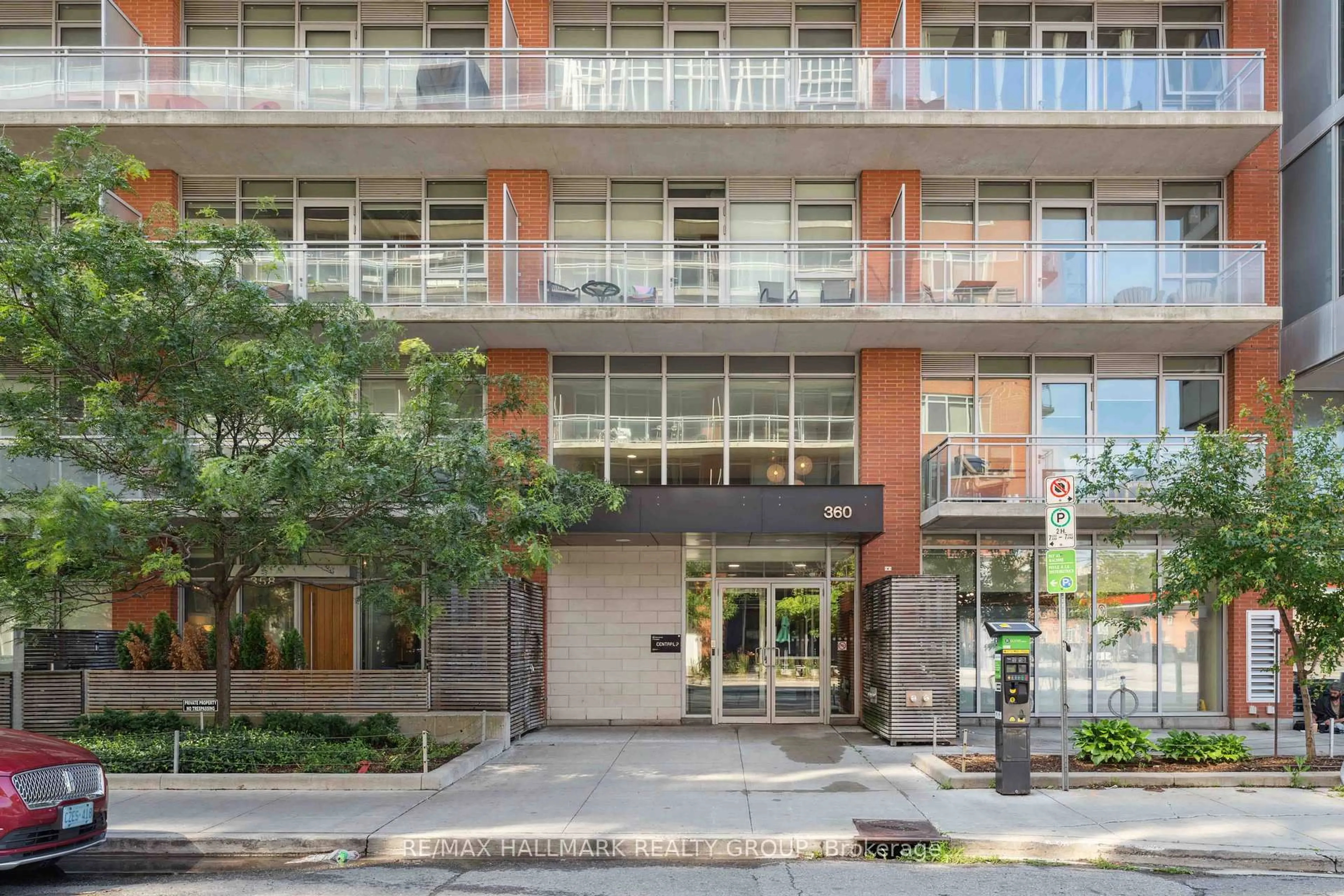 Unknown for 360 McLeod St #313, Ottawa Ontario K2P 1A9