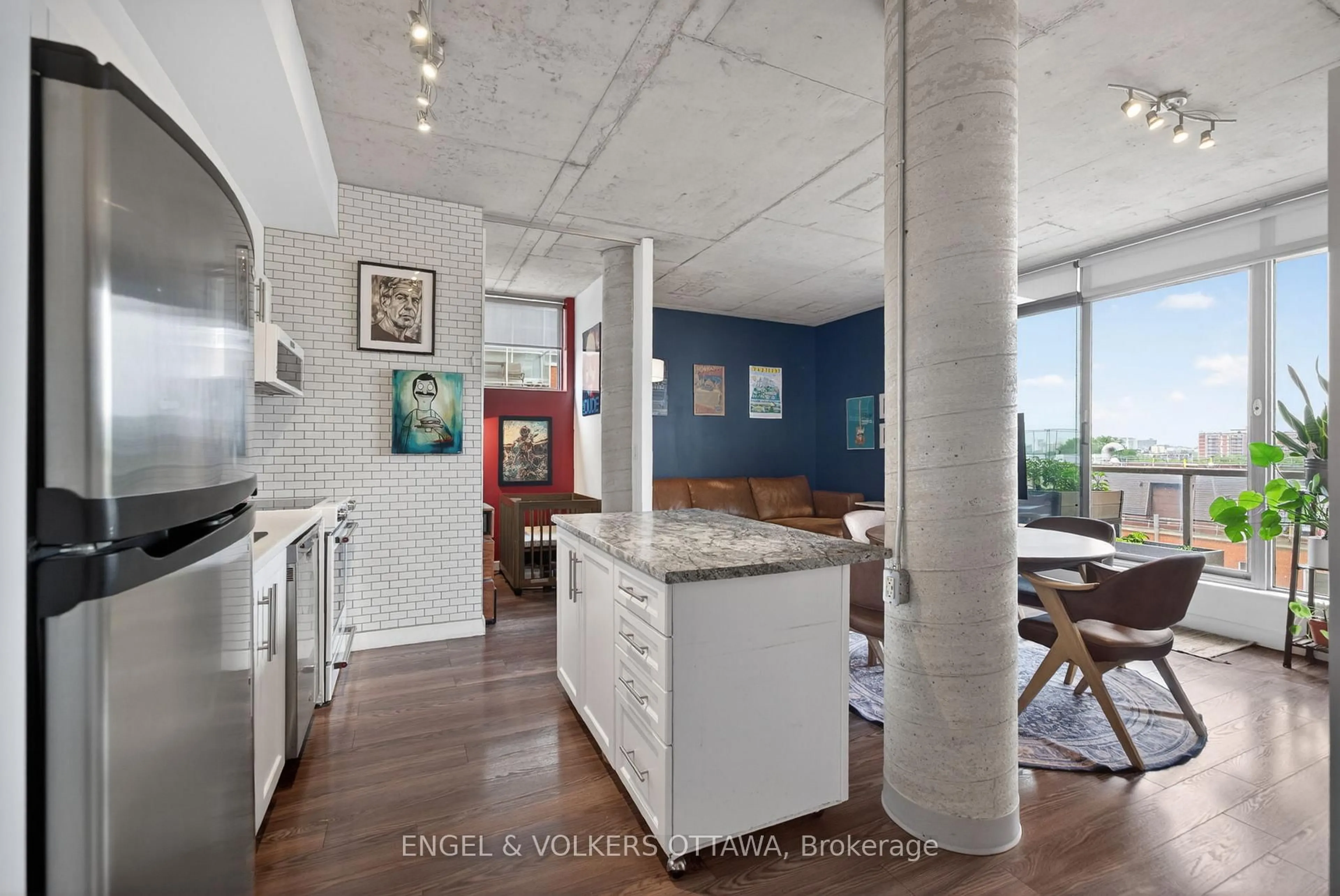 Open concept kitchen, ceramic/tile floor for 383 Cumberland St #704, Ottawa Ontario K1N 1J7